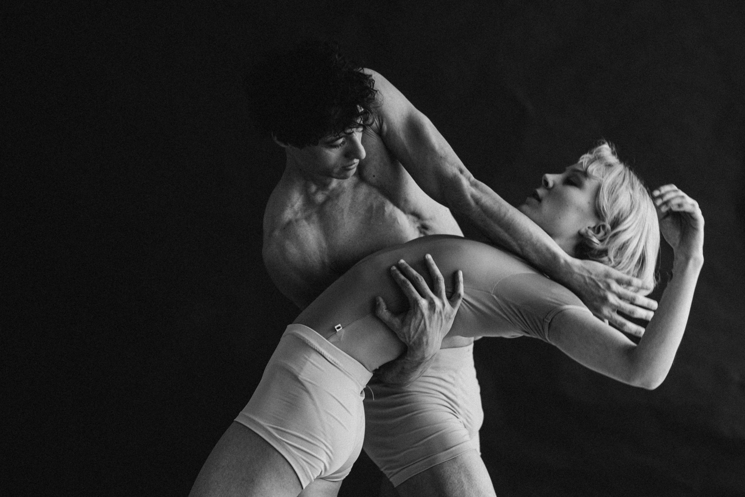 DANCERS. Victoria Olonen – Cinematic Portrait Artist | Helsinki & Europe