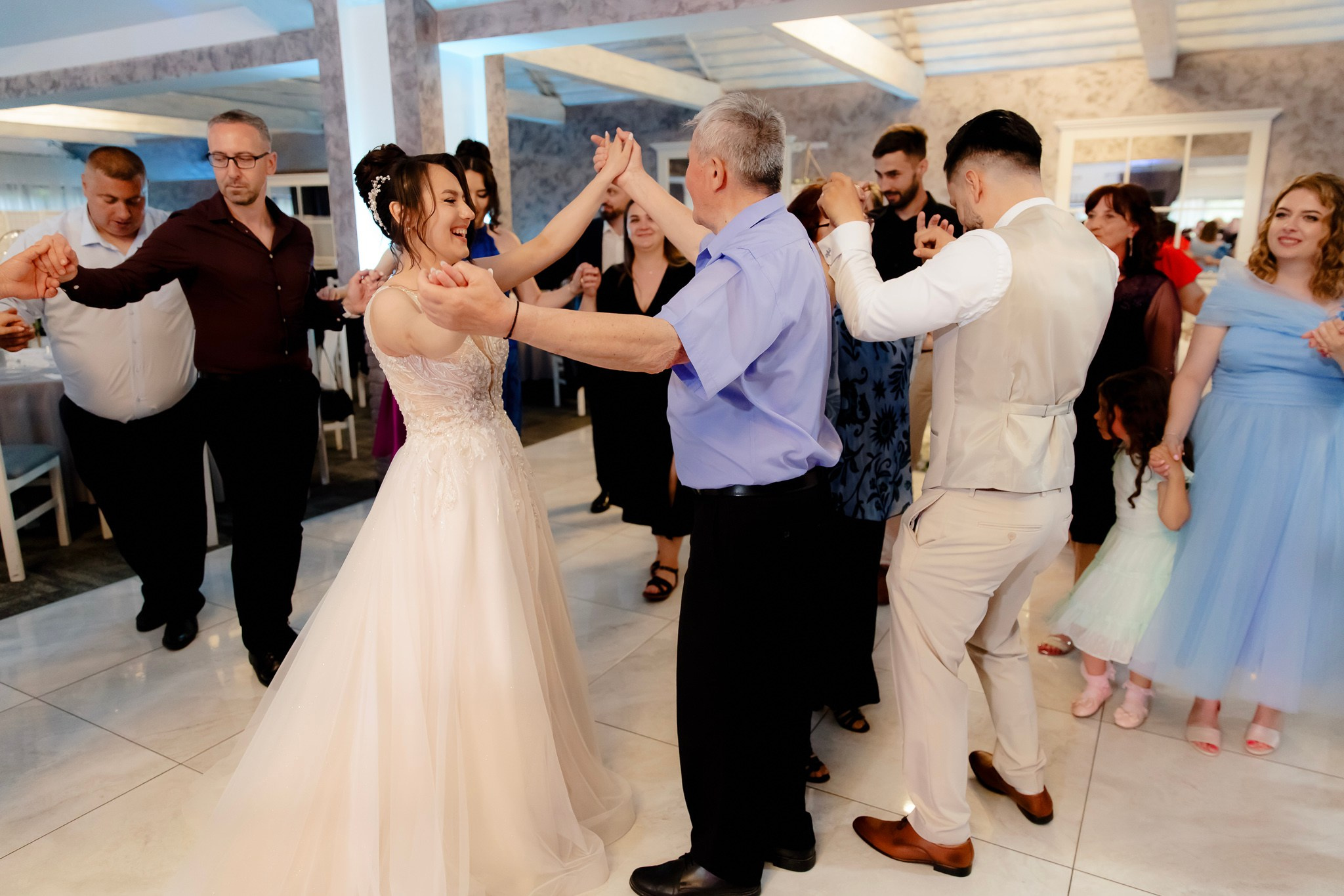 Ioana & Ionuț | Nuntă de poveste la Păstrăvăria Poiana din Mălini județul Suceava. Servicii foto-video profesionale, pentru momente de neuitat