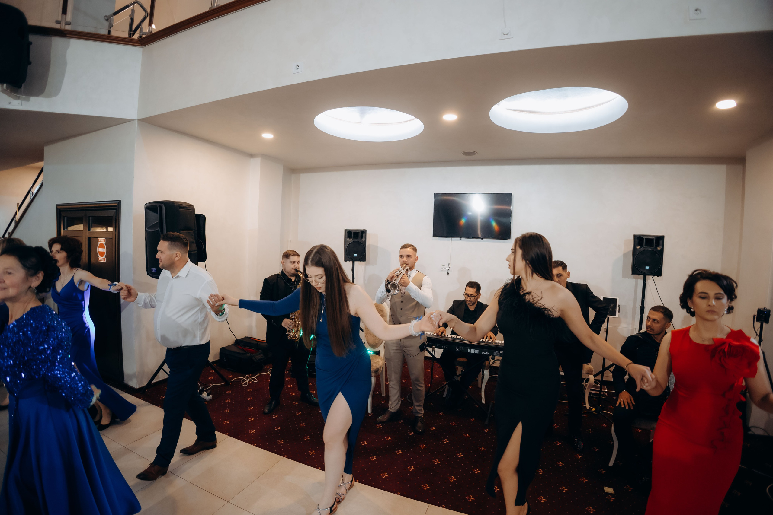 Loredana & Emilian – Ziua Nunții | Videografie - fotografie Botez Suceava, Iași, Botoșani. Servicii foto-video profesionale, pentru momente de neuitat