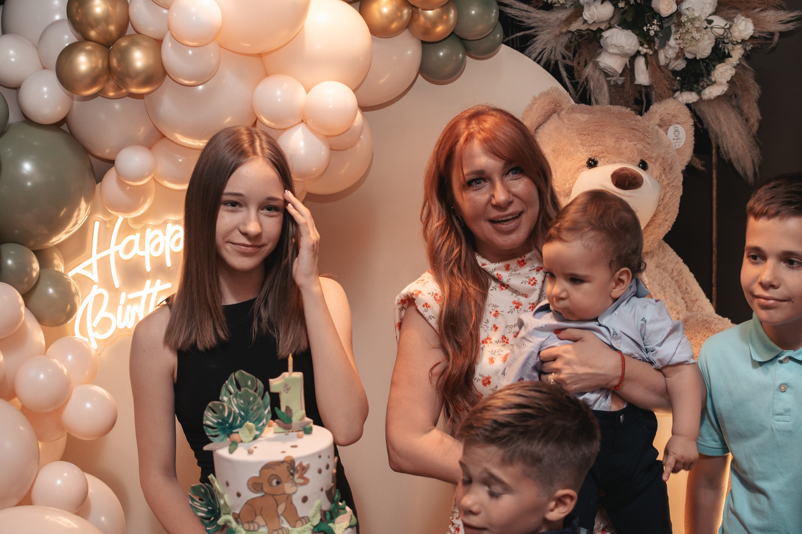 Lazar, krštenje i rođendan. BambinaaPhotography