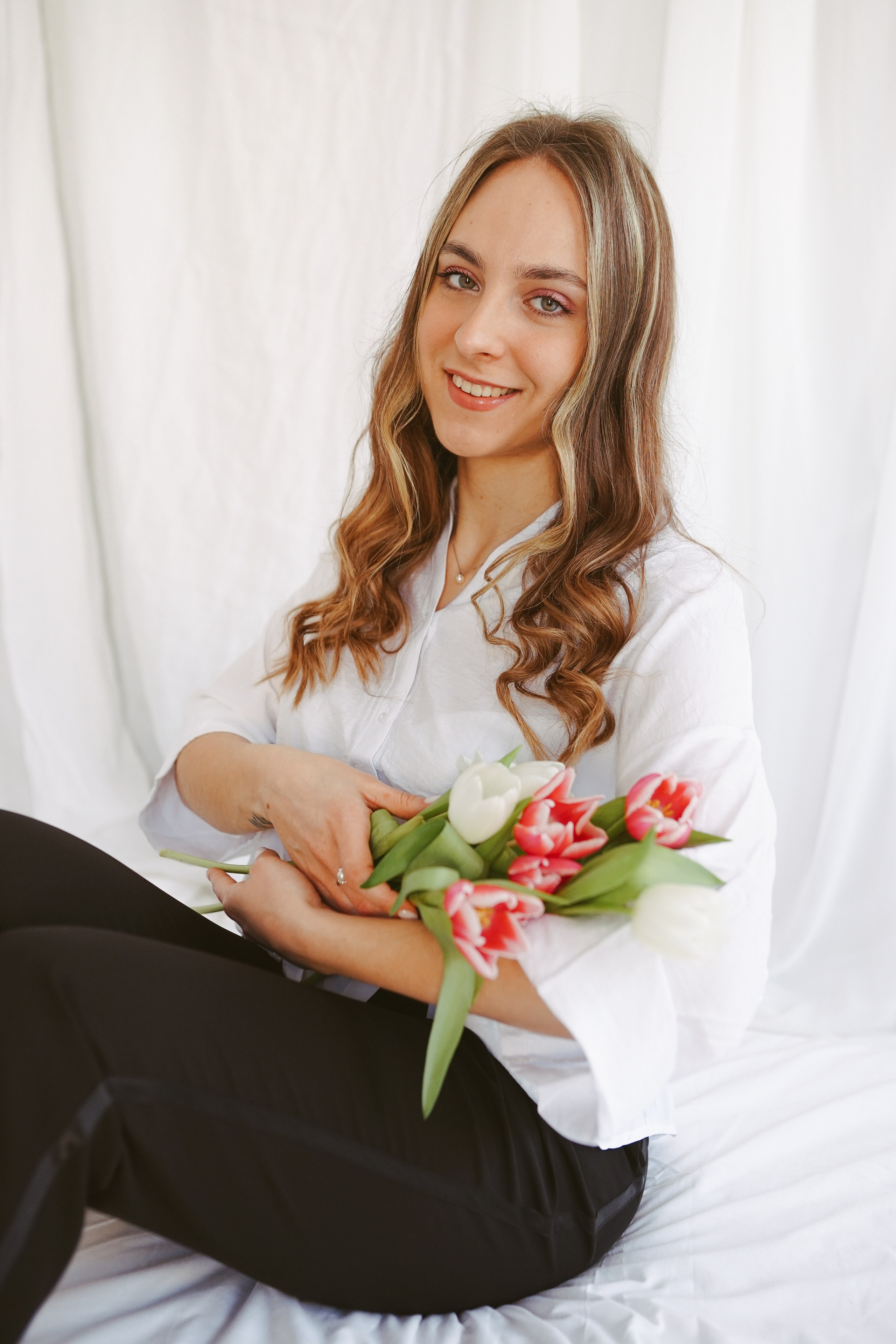 Ședințe Foto Primăvara Colorată Brașov | Mădălina Beda. Madalina Beda- Artist vizual, fotograf, doula la nastere, consultant babywearing Brasov si in toata tara