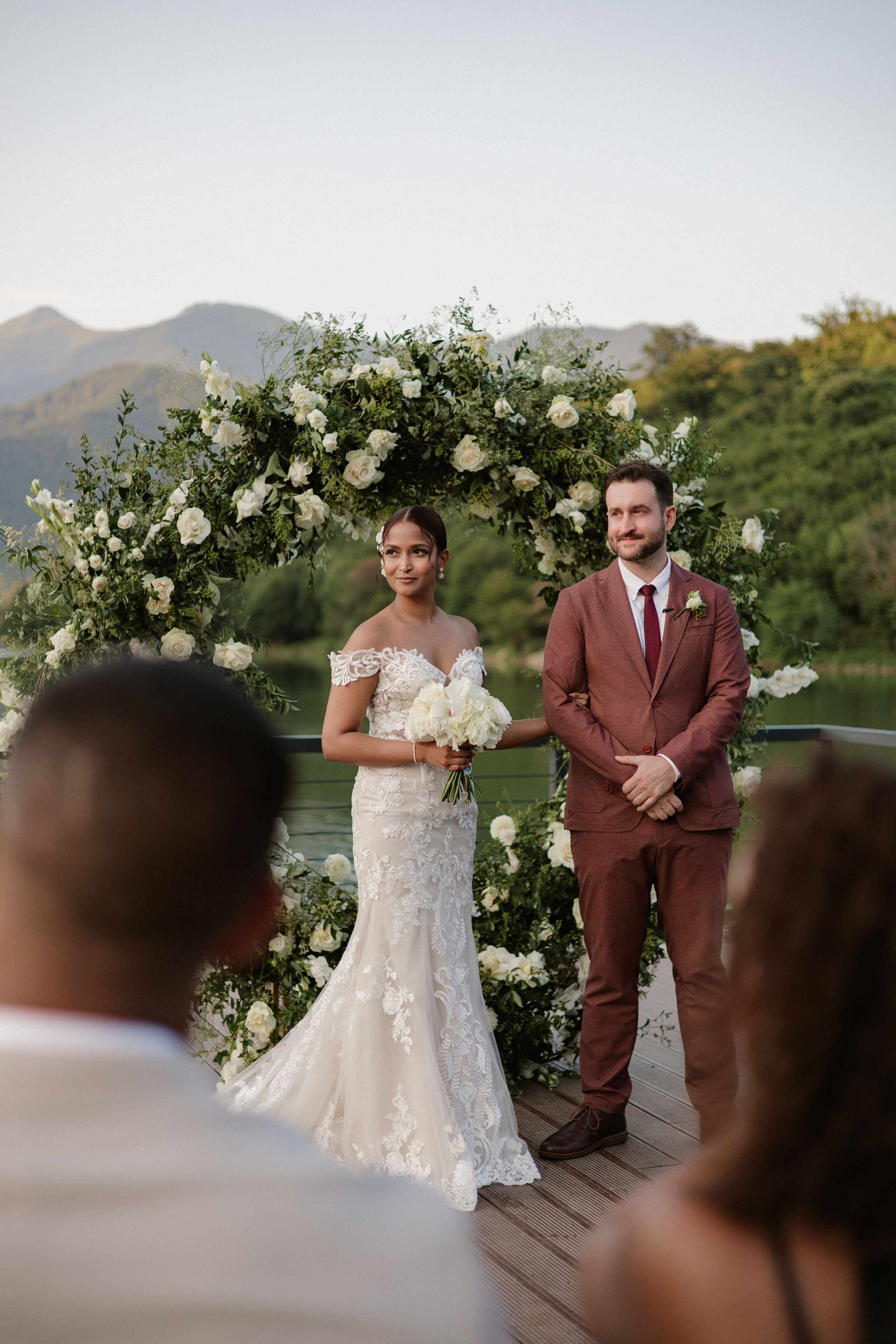 Thesakaya and Kevin. Photographer Anna Nazarenko