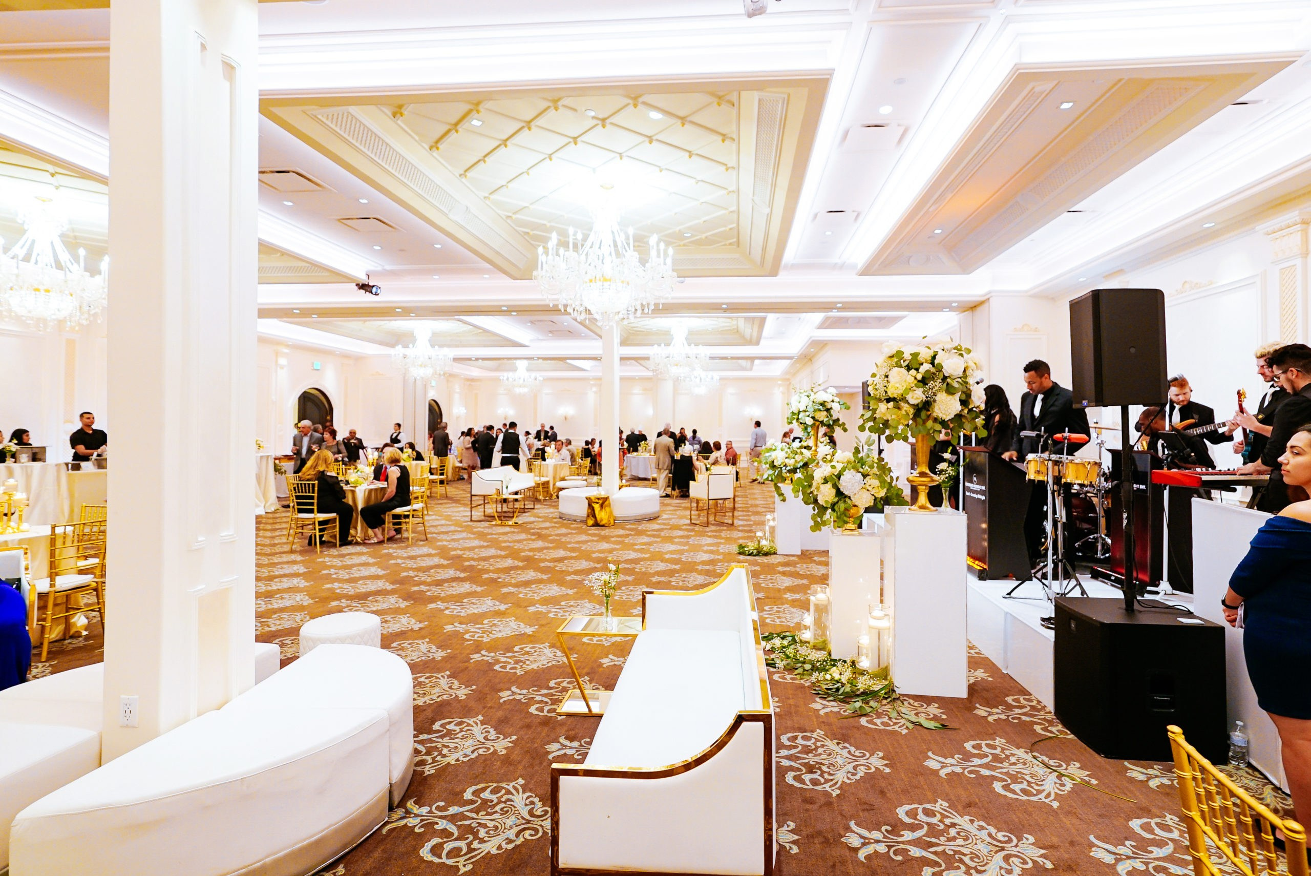 Sukhadia. Plaster molding