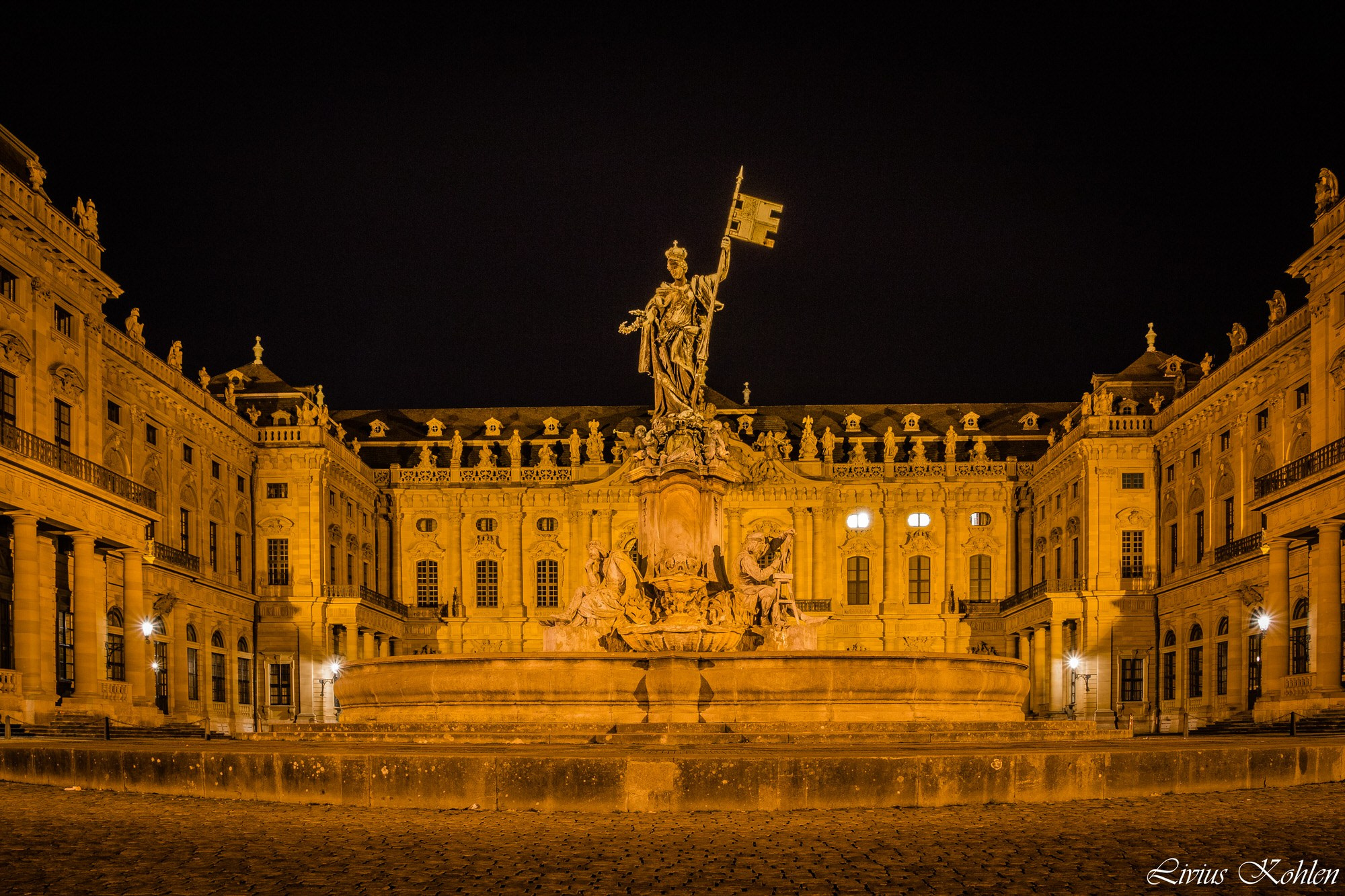 Würzburg by Nacht. FOTO KREATIV
