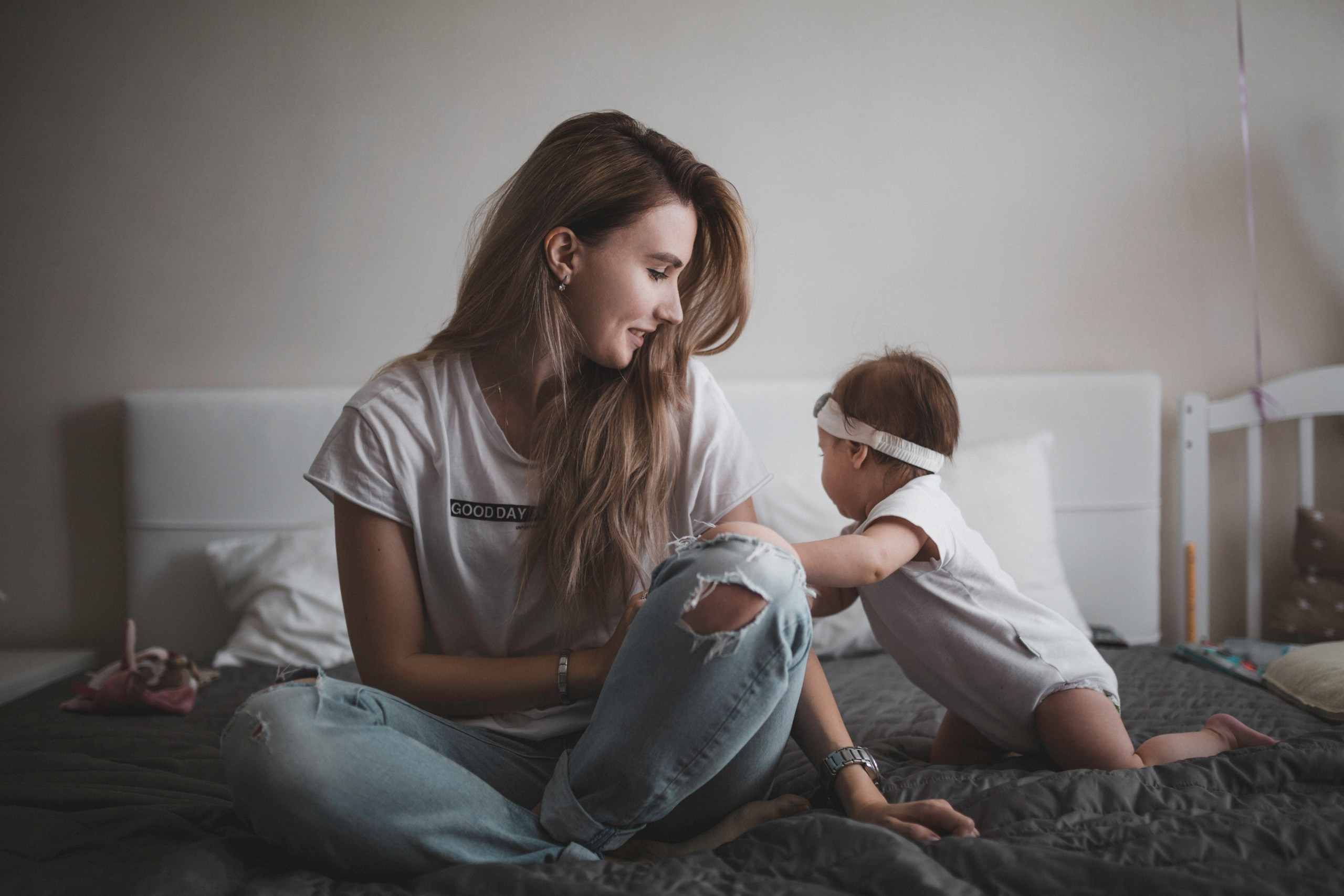 Elina & daughter. Madrid Photographer for Proposals, Engagements & Families | Anya Petrova