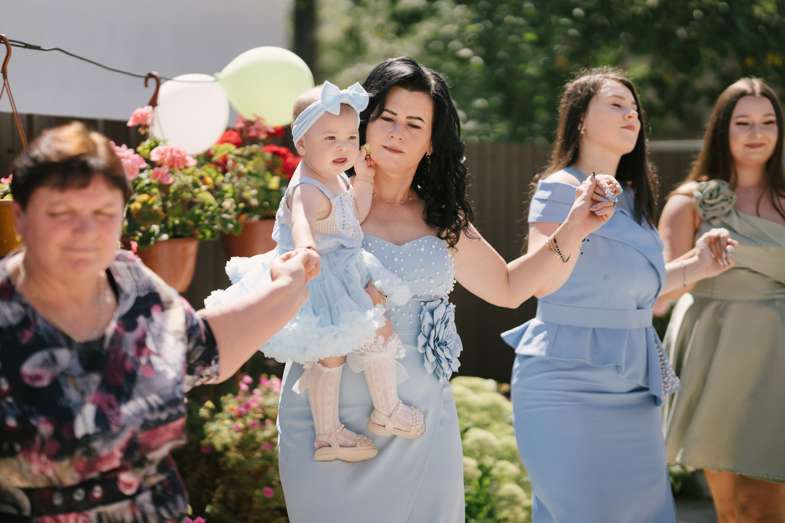 - mireasă Lavinia pregătire casa părintească Hârlău- mire Mihai pregătire Flămânzi cavalerii de onoare- fotograf nuntă Casa Jorovlea- ședință foto miri Mihai și Lavinia- nuntă elegantă Casa Jorovlea- fotografie de nuntă naturală România- domnișoare de onoare pregătire mireasă- emoții nuntă biserică- dansul mirilor Casa Jorovlea* fotograf profesionist nuntă Botoșani Iași* fotografie documentară de nuntă- familie și prieteni la nuntă- nași Mihai și Nicoleta nuntă- portret mireasă în lumină naturală- petrecere nuntă Casa Jorovlea- Nuntă Mihai și Lavinia – momente emoționante din ziua nunții, pregătirile mirilor în Hârlău și Flămânzi, ceremonia religioasă și ședința foto realizată de  AlinoFotoStudio -  Mireasa Lavinia în timpul pregătirilor la Hârlău-  Mihai pregătit de cavalerii de onoare în Flămânzi - Ceremonia religioasă a mirilor Mihai și Lavinia-Ședință foto romantică de nuntă Mihai și Lavinia - Dansul mirilor la petrecerea de nuntă -  fotograf nuntă Iași-  fotograf nuntă Botoșani- wedding photography Romania- AlinoFotoStudio - AlinoFotoStudio - Alin Chirilă fotograf - fotograf Botoșani - fotograf Iași - fotograf Hârlău - fotograf Bacău - fotograf Suceava - fotograf București - fotograf Neamț - servicii foto video - fotograf evenimente - fotograf nuntă - fotograf botez - wedding photographer Romania - ședință foto nuntă - fotografie de eveniment - wedding photography - fotografie profesională - fotograf profesionist România- povestitor prin fotografie, servicii foto - video -profesionale