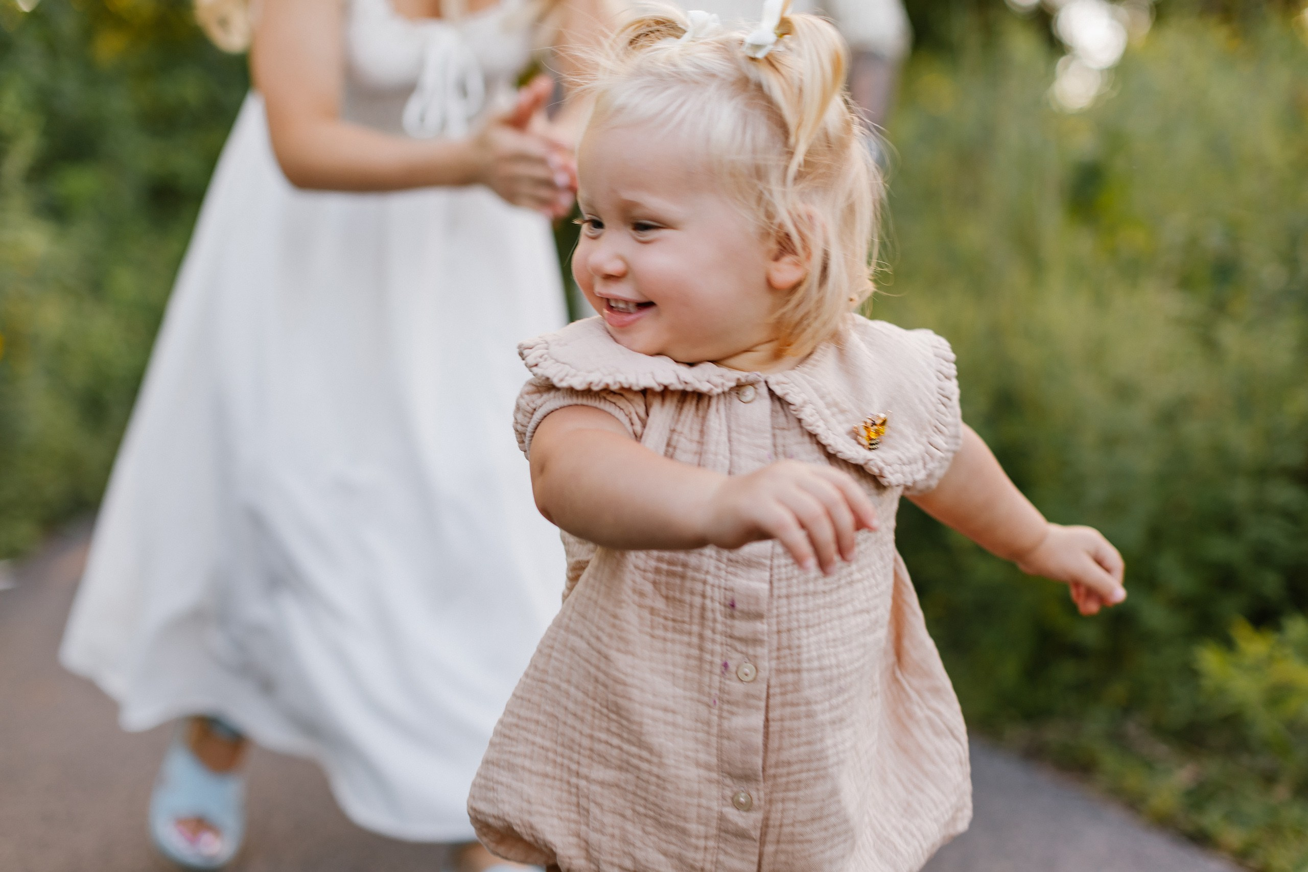 08.21.25 Family Photoshoot. Wedding family event photographer in Chicago Nick Yushevich