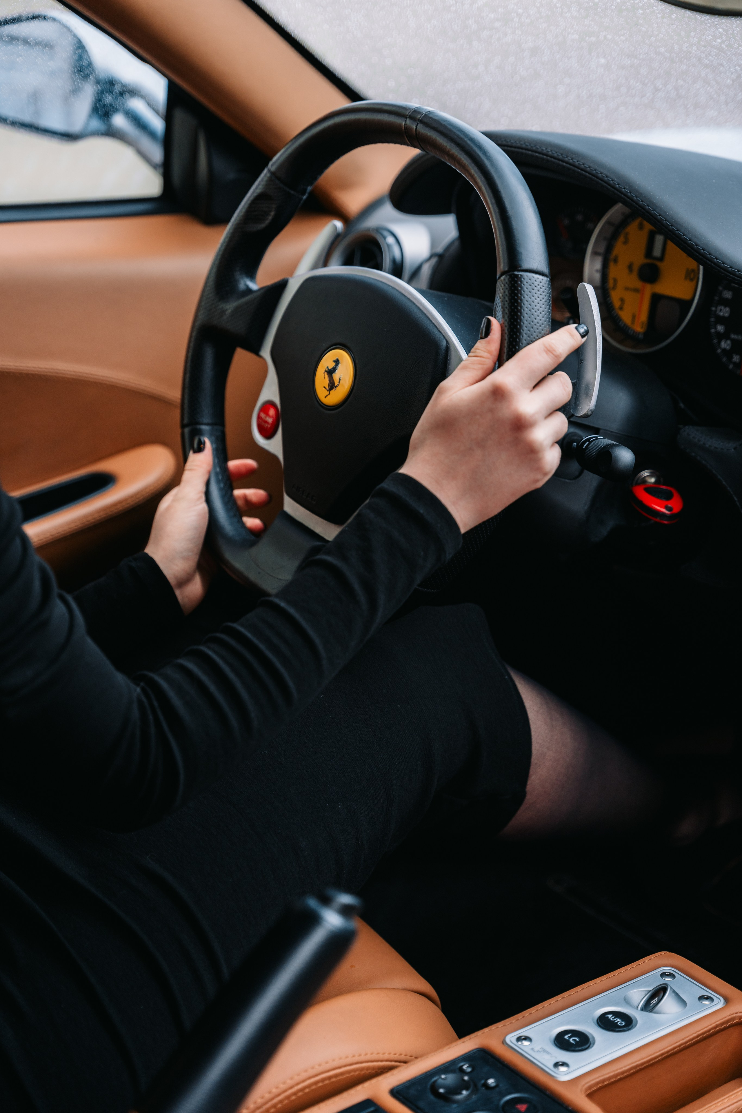 Anna x Ferrari F430. Photographe de voitures à Paris — Vitalii Motruk