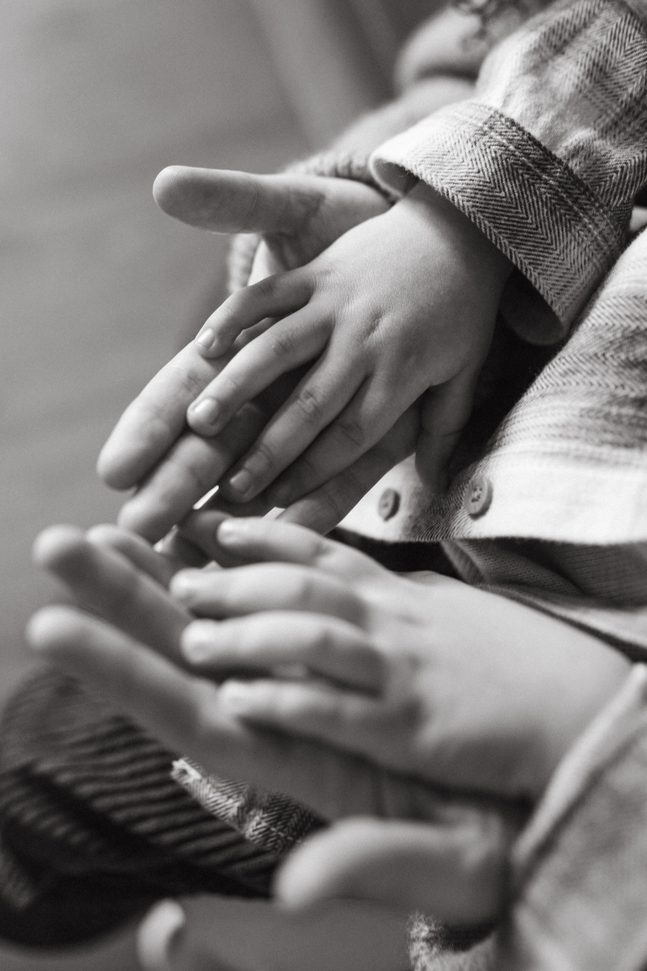 Lika and Anar. Family photographer in Saudi Arabia