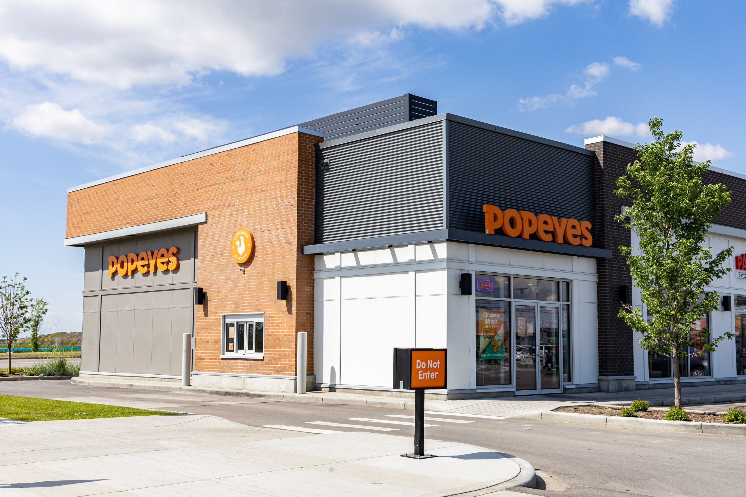 Capturing Flavor — Interior Photo Shoot for Popeyes. ProFly.club — Professional aerial filming in Calgary