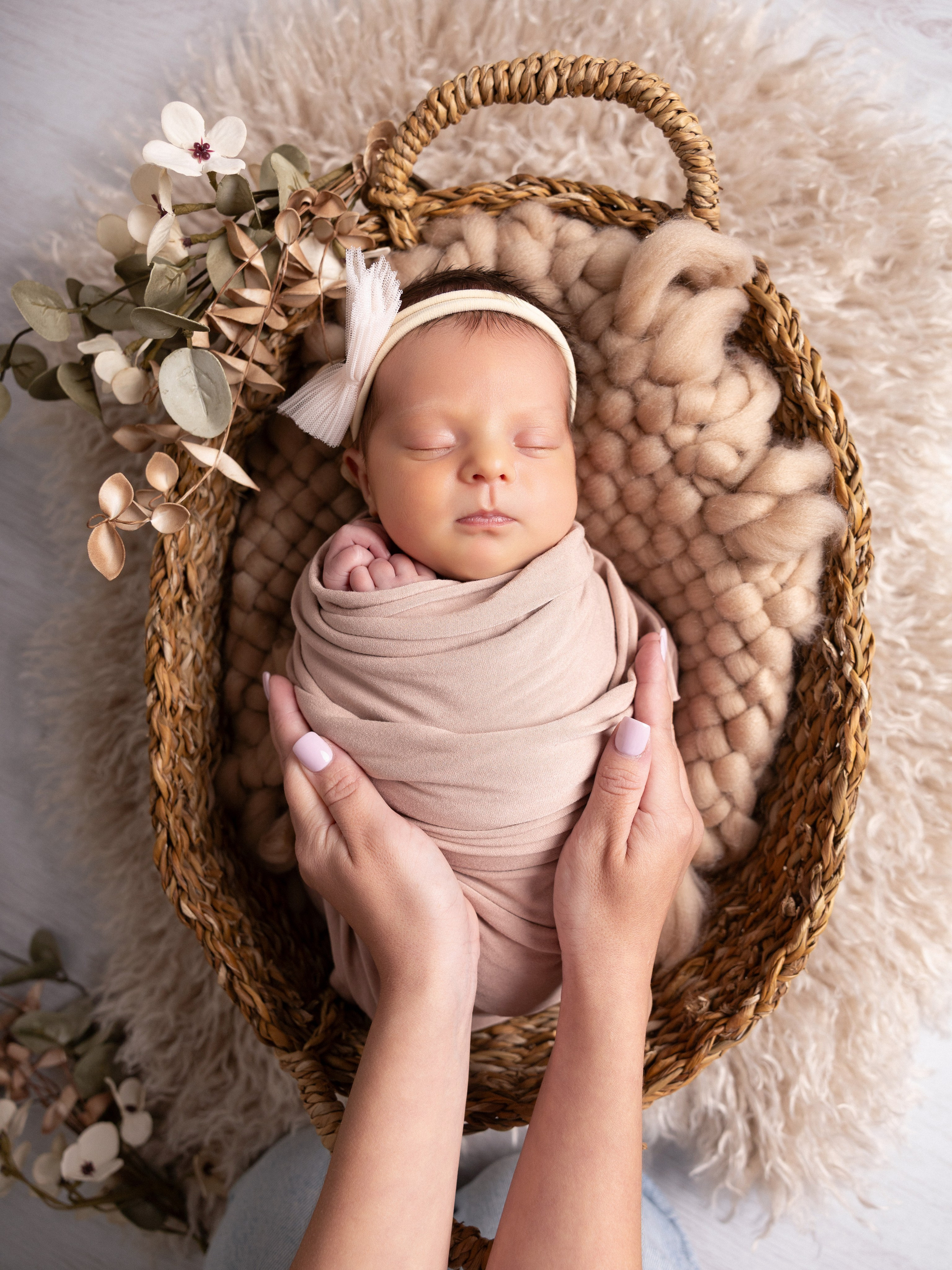 První dny života. Rodinná, těhotenská, newborn a lifestyle fotografka v Písku Oxana Telupilova