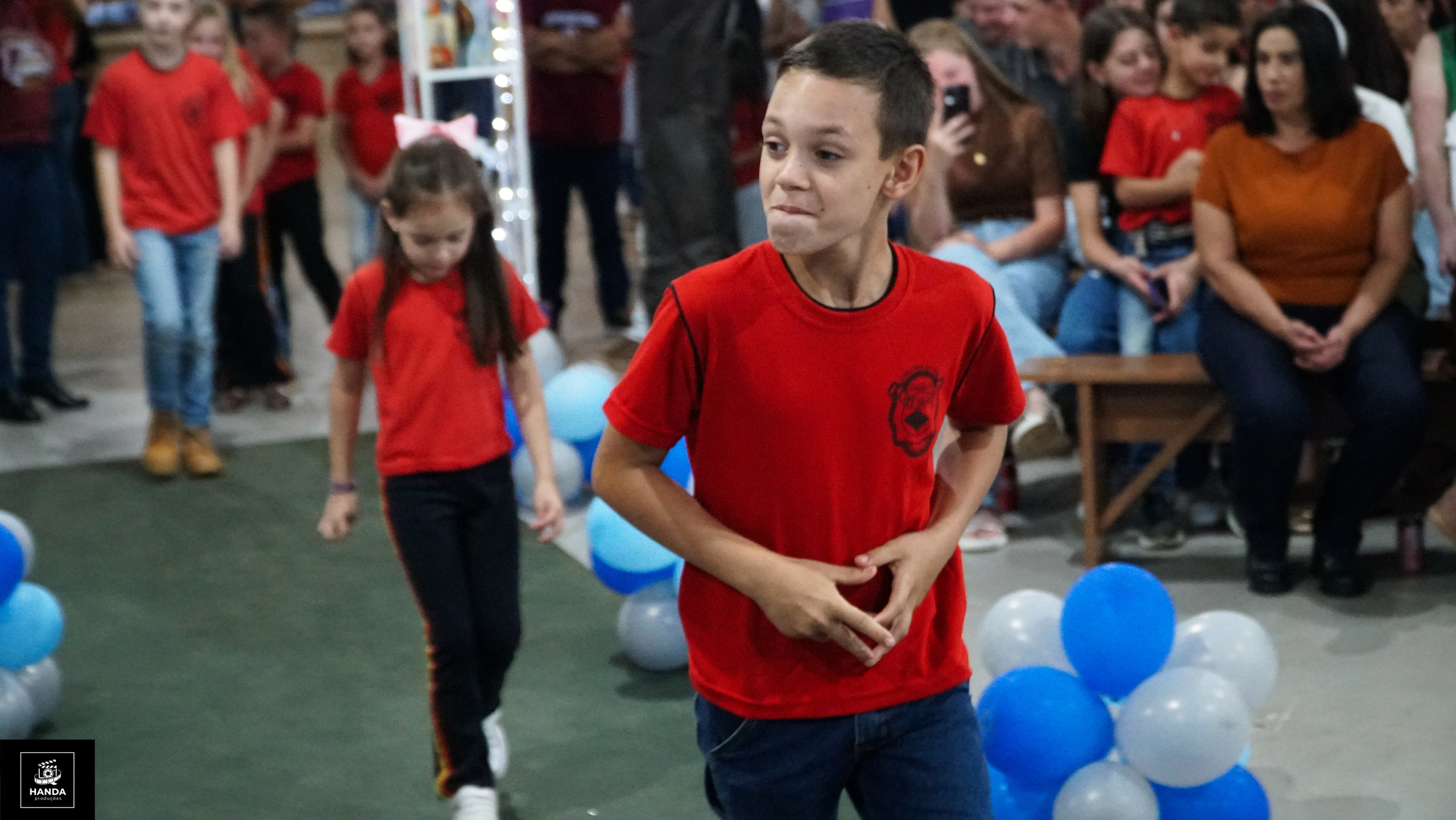 Noite autógrafos colégio Aurélio Buarque de Holanda. Handa Produções
