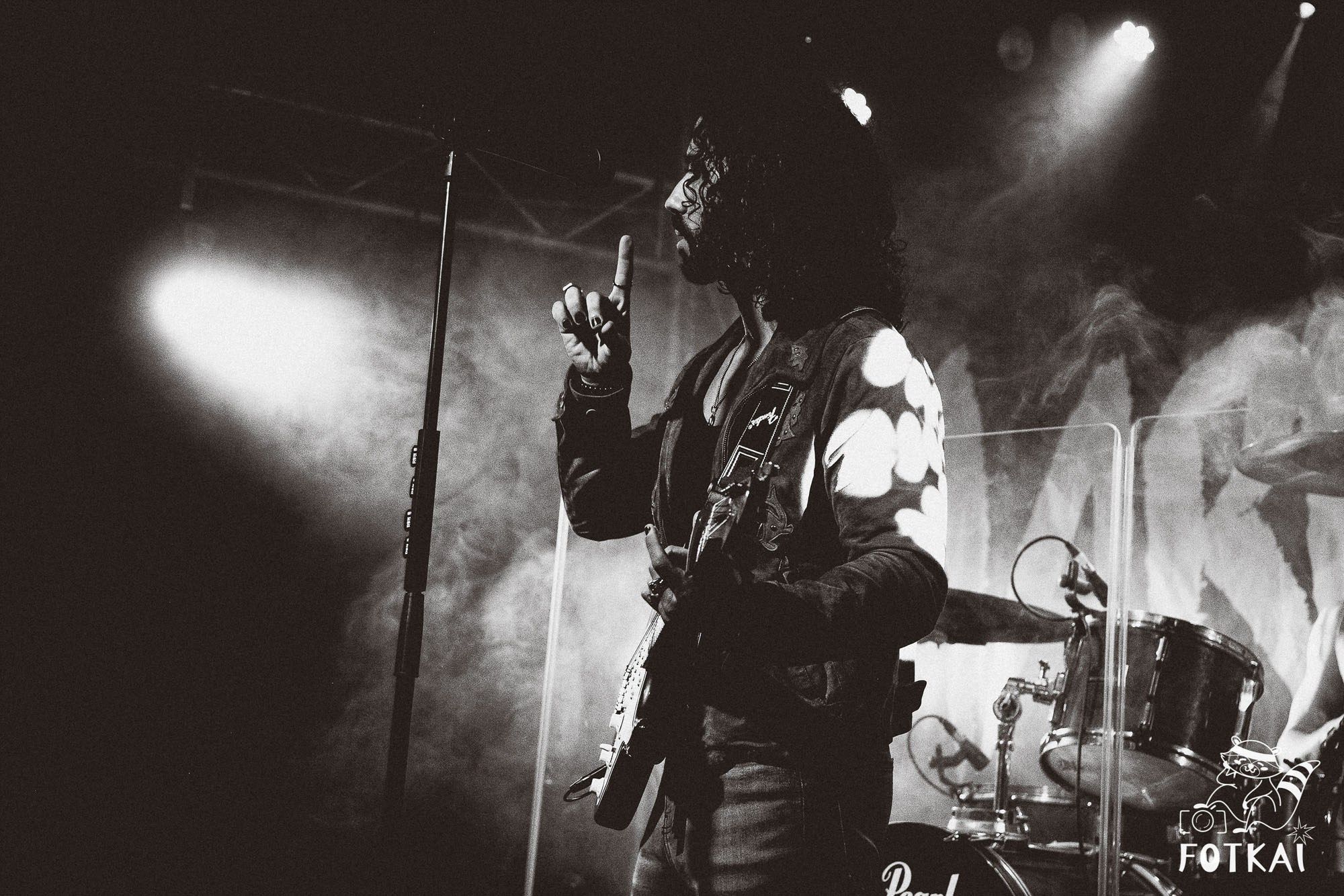 DENISDENIS — reportaje fotográfico del concierto en la Sala Marearock (Alicante) | FOTKAI