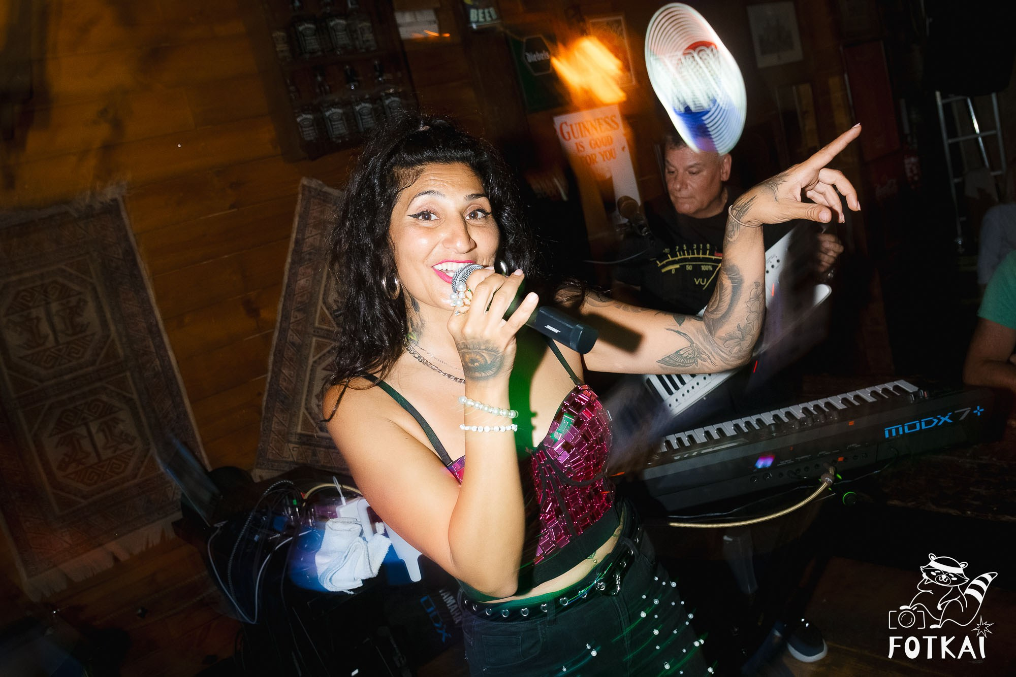 Tributo a Amy Winehouse en El Paso Bar (2 de mayo de 2026) – Fotos, concierto en vivo y ambiente único | FOTKAI
