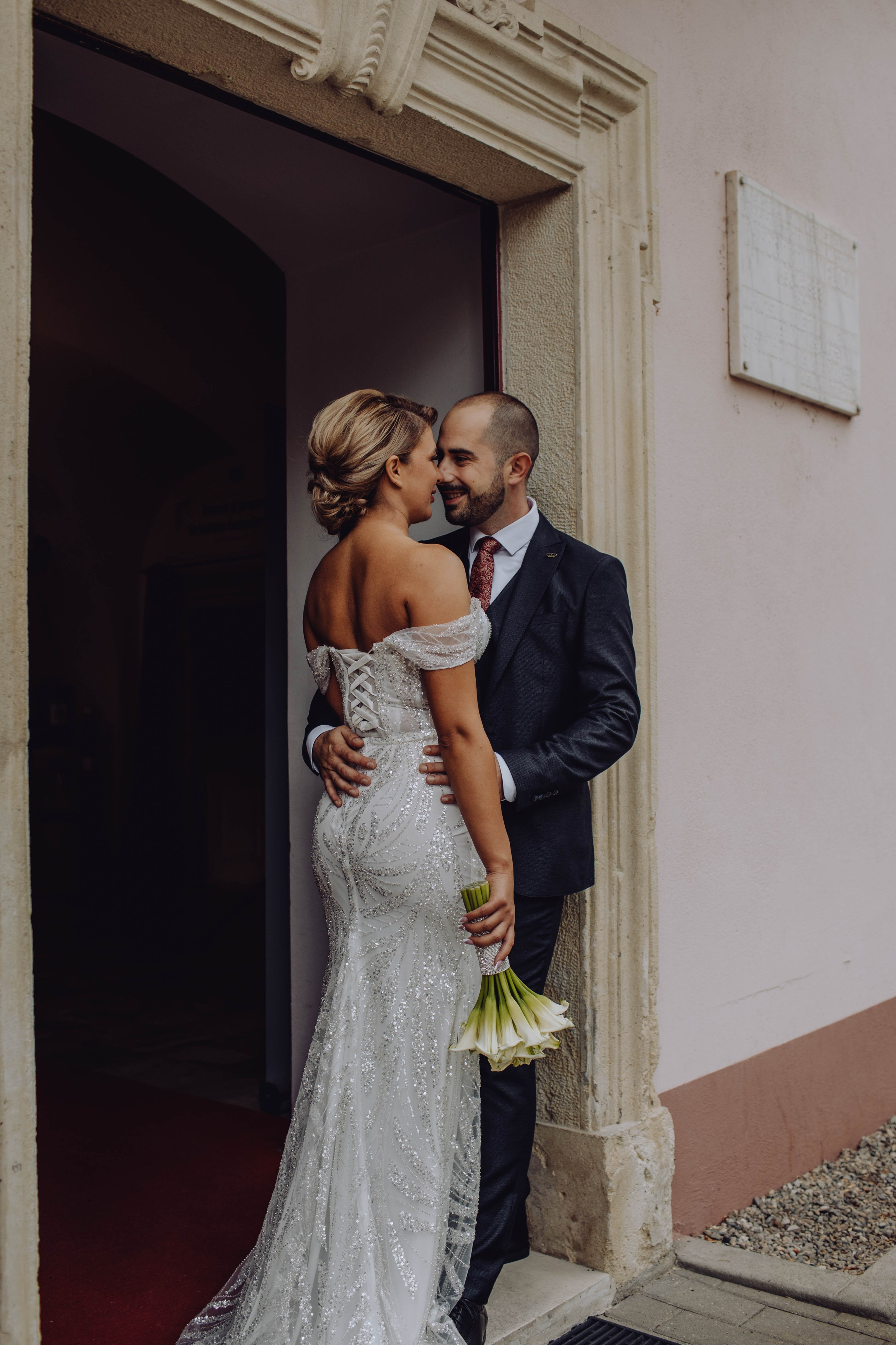 Liviu & Simona. Wedding & couple photographer from Romania Rut Vetan