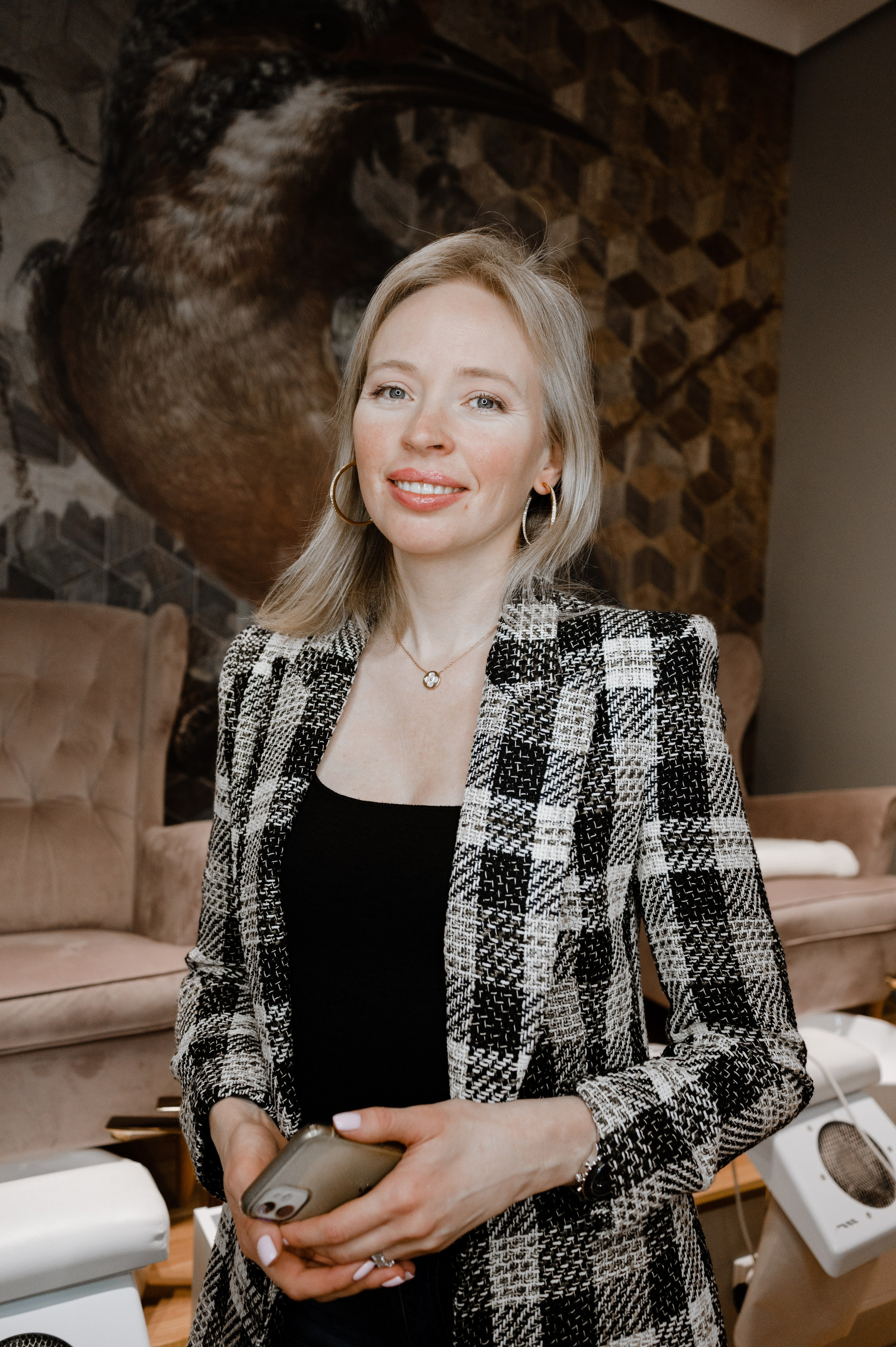 Astudio beauty studio in Prague. ANNA-MARIA PHOTO CONTENT CREATOR — фотограф, эстет, художник и визуальный эксперт в Instagram, работающий в Праге