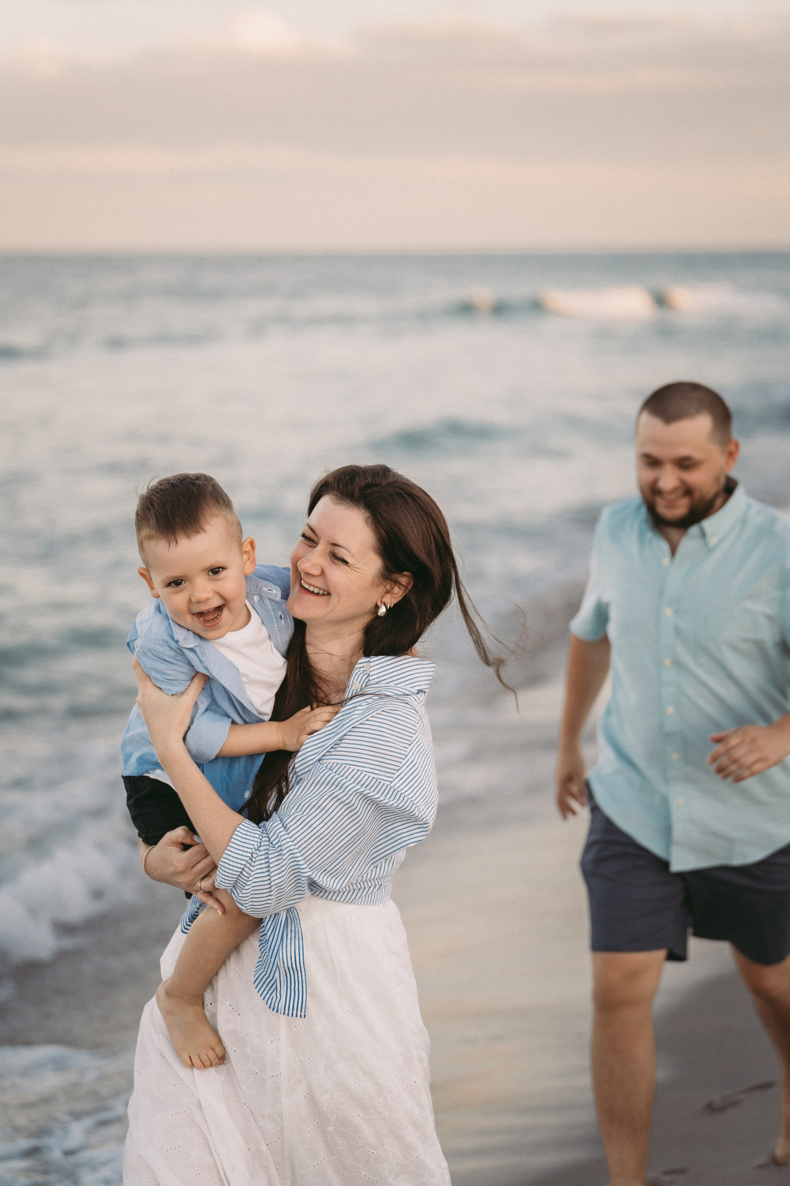 Arthur, Tatyana, Daniel. Ocean. Wedding and family photographer and videographer PA, NJ, NY, DE, MD