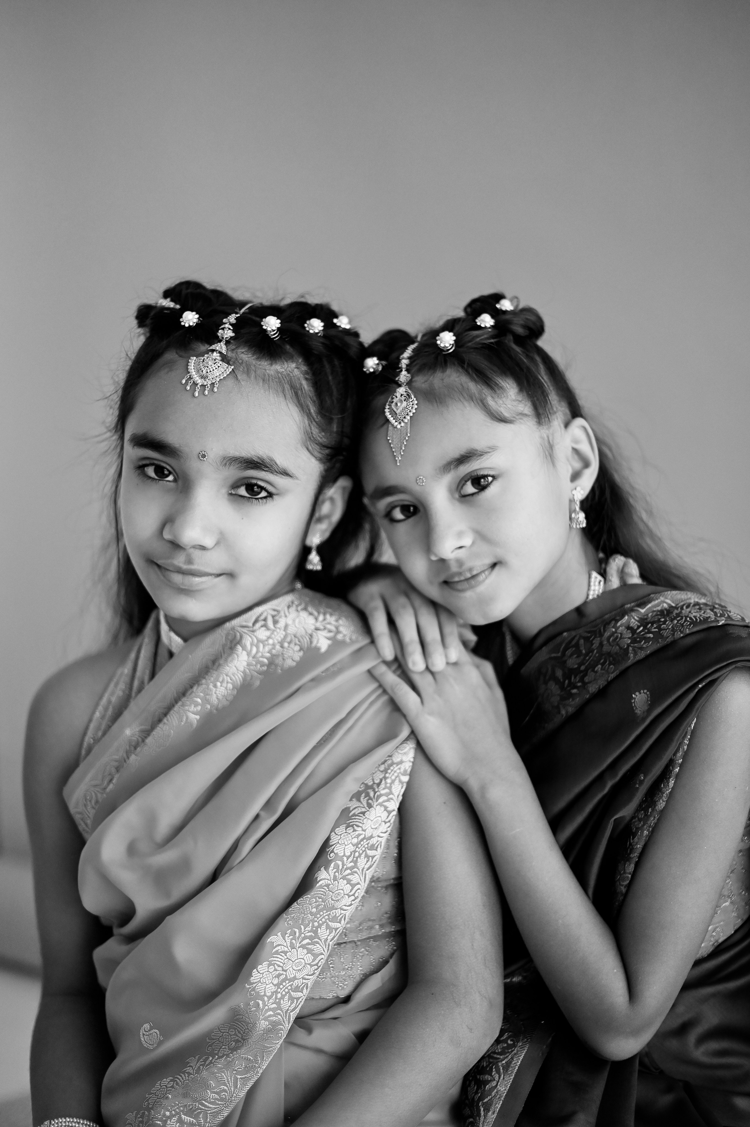 Сестры. Детский и семейный фотограф в финляндии дина пулкка. контент фотограф