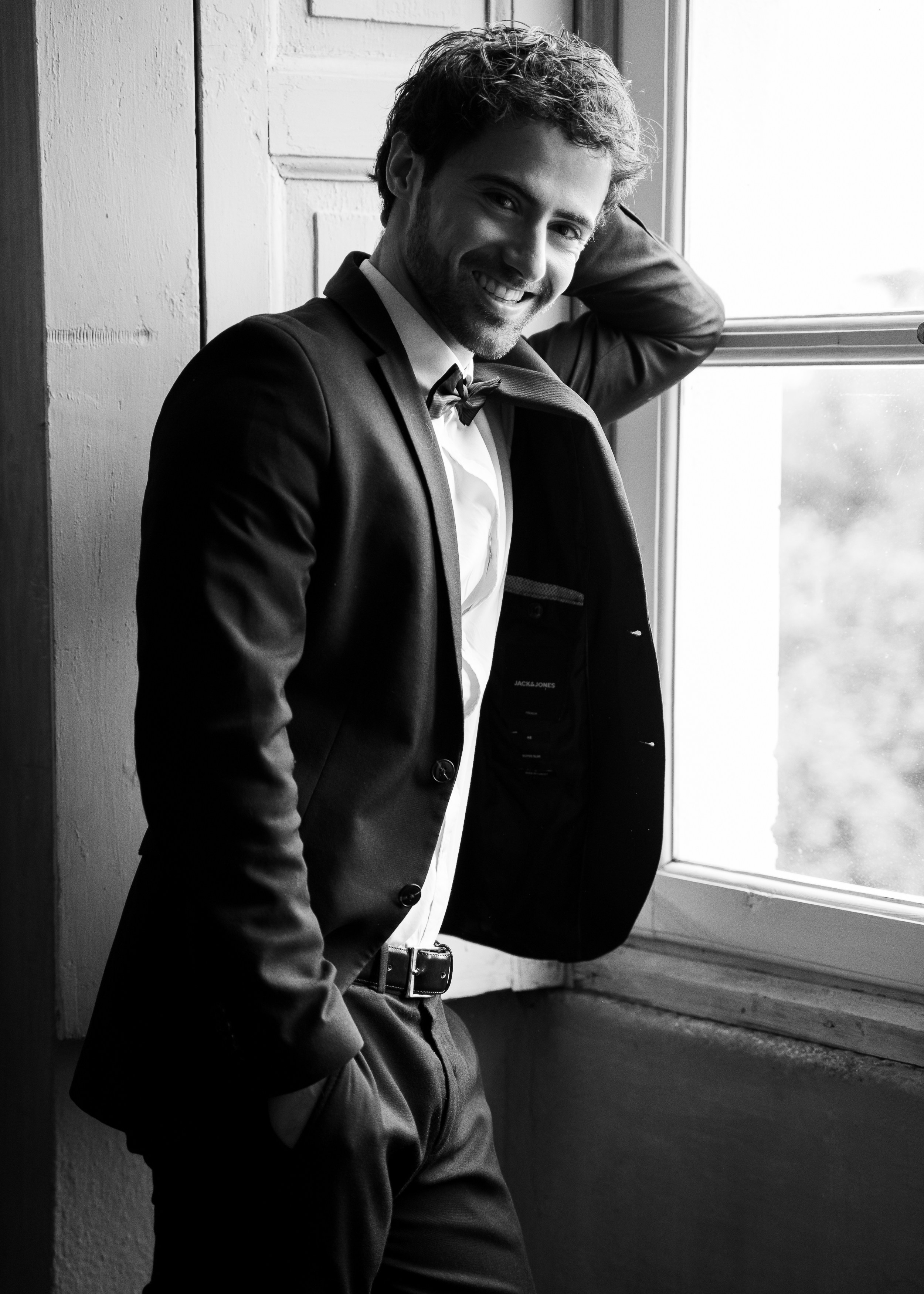 Intimate wedding in Milan. Proposal Photographer in Lake Como