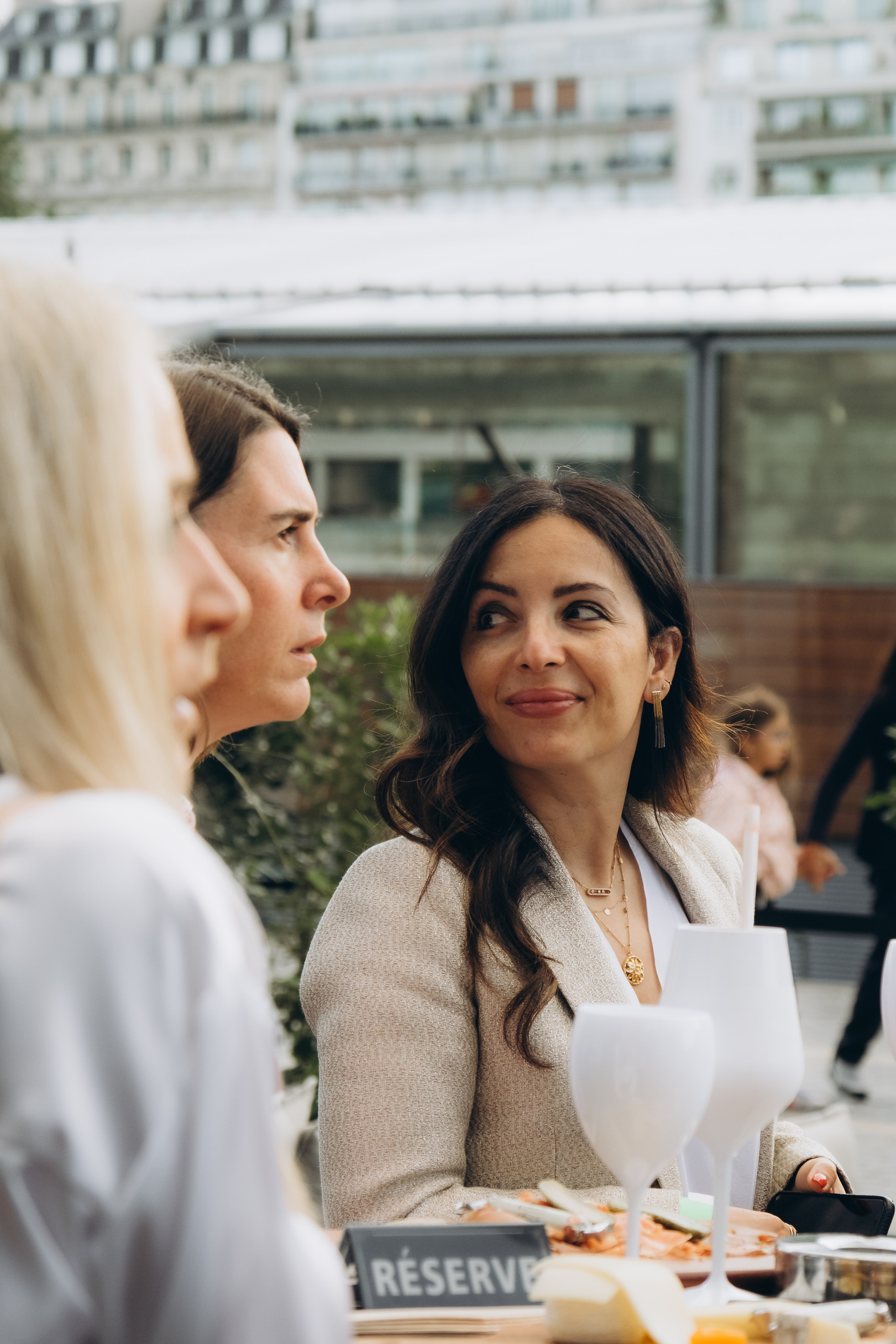 Marie’s Birthday with an Eiffel Tower view. Photographer in Paris Marina Chaput