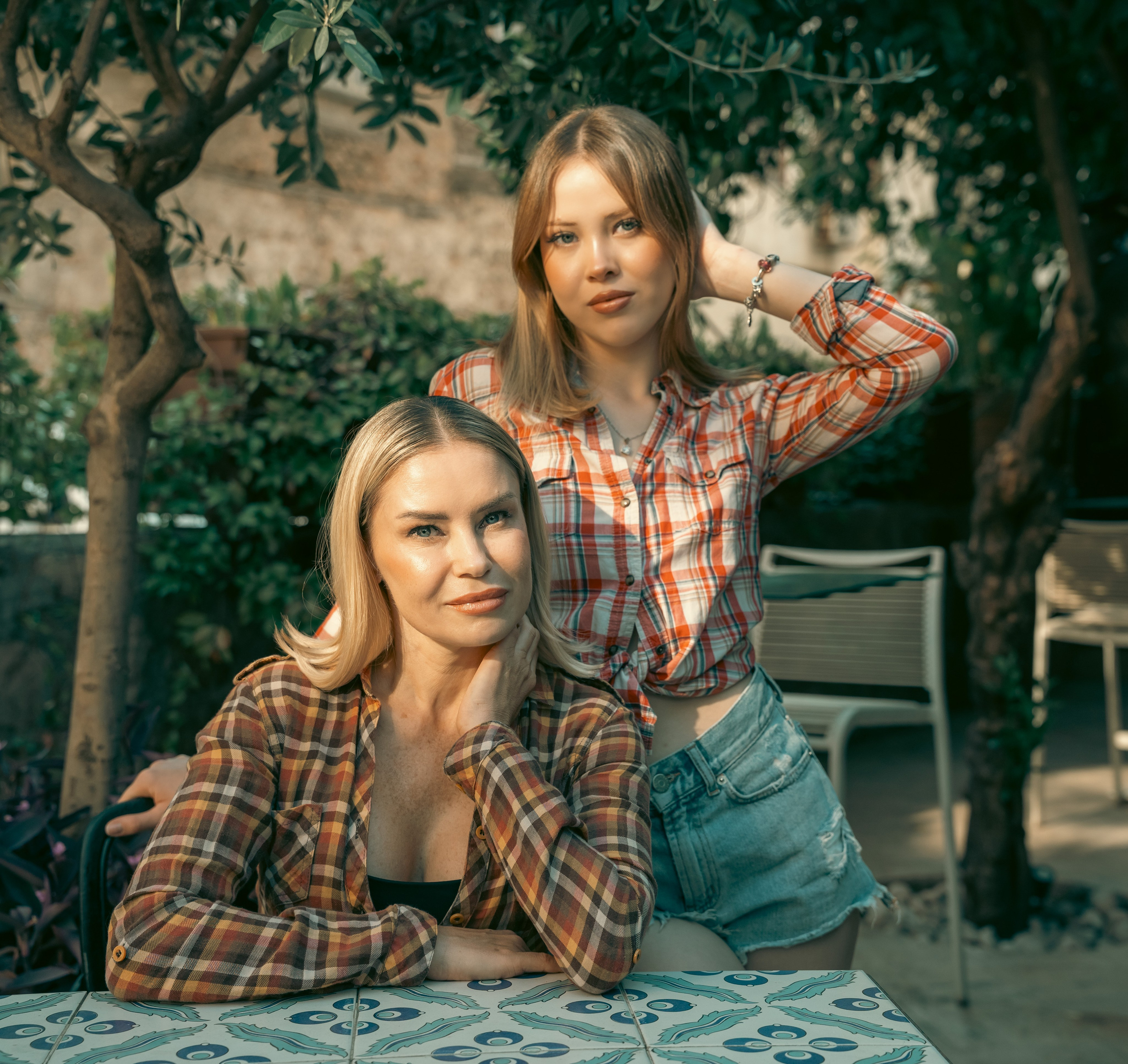 NATALIE & AYLEEN. UNRATED PHOTO