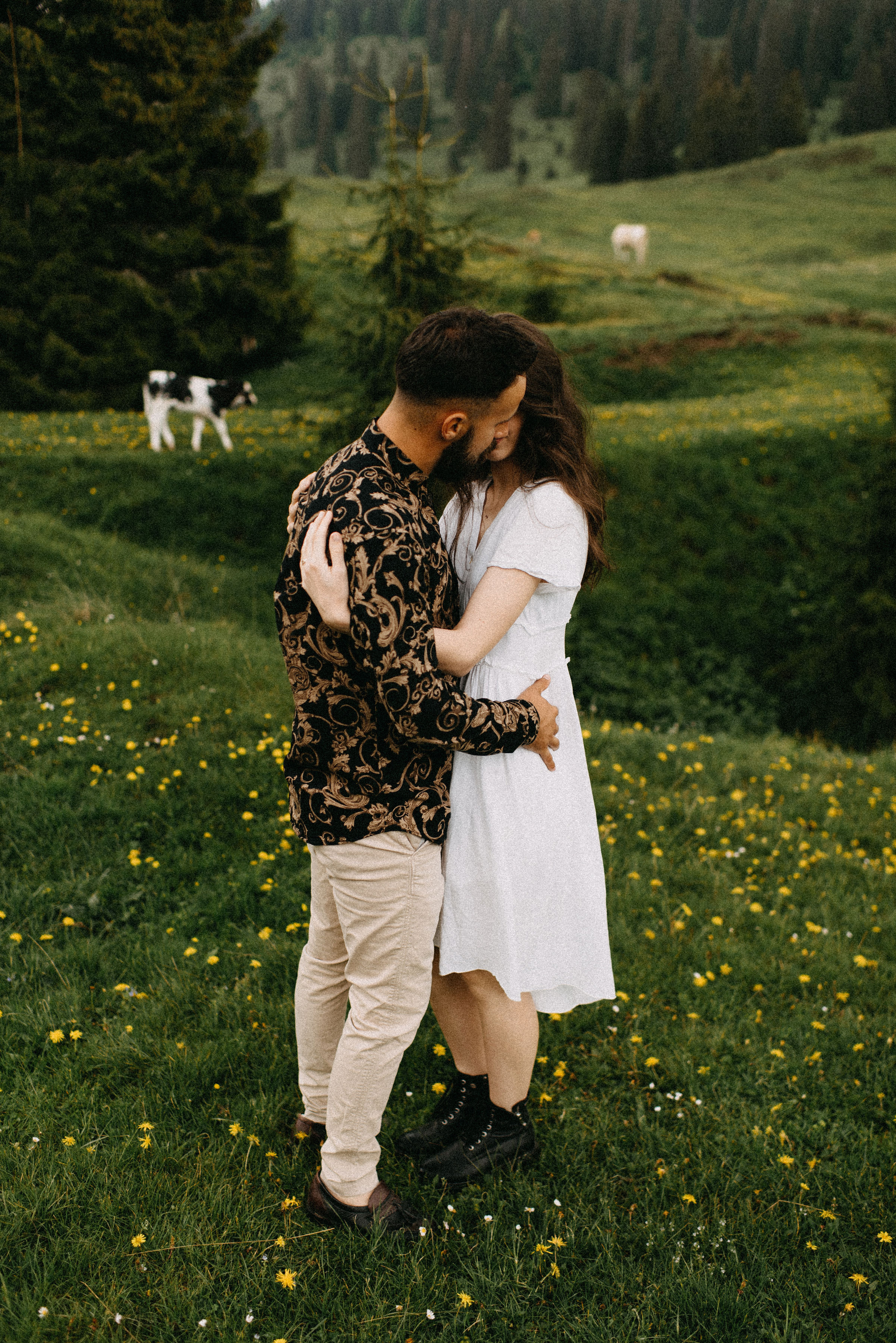 romania wedding photographer, fotograf nunta romania, nunta in romania, fotograf cupluri in romania, muntii apuseni, sedinta foto in multii apuseni, padis, vacute, cuplu vintage, vintage couple, landscape photographer, romania wild, romania salbatica, transylvania, raw moments, fotograf de nunti, videograf de nunti, spain wedding photographer, spain wedding, spain photographer, motion blur, couple in ran, sorin and patricia wedding, sorin and patricia, patricia morenci, sorin sirbu