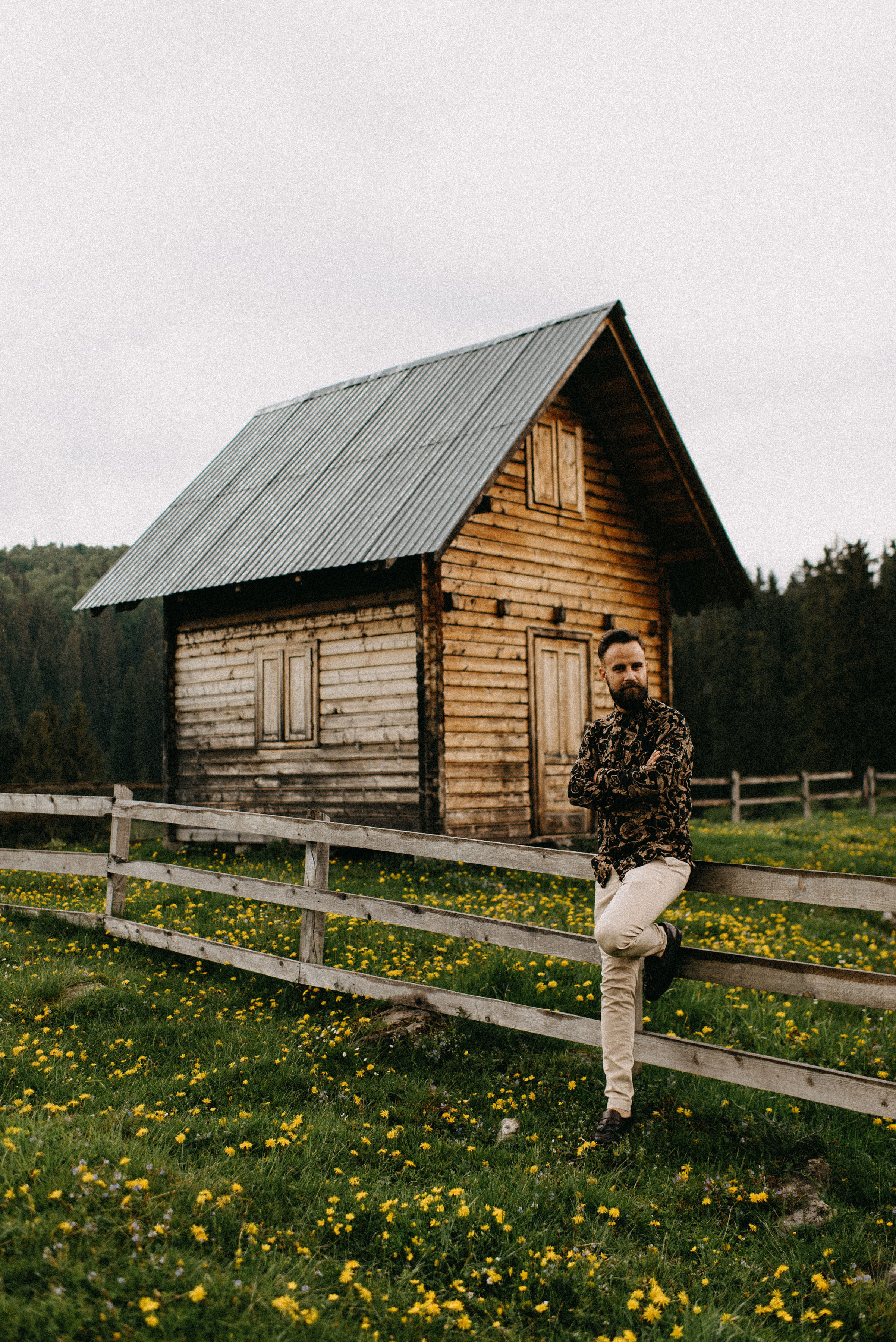 romania wedding photographer, fotograf nunta romania, nunta in romania, fotograf cupluri in romania, muntii apuseni, sedinta foto in multii apuseni, padis, vacute, cuplu vintage, vintage couple, landscape photographer, romania wild, romania salbatica, transylvania, raw moments, fotograf de nunti, videograf de nunti, spain wedding photographer, spain wedding, spain photographer, motion blur, couple in ran, sorin and patricia wedding, sorin and patricia, patricia morenci, sorin sirbu