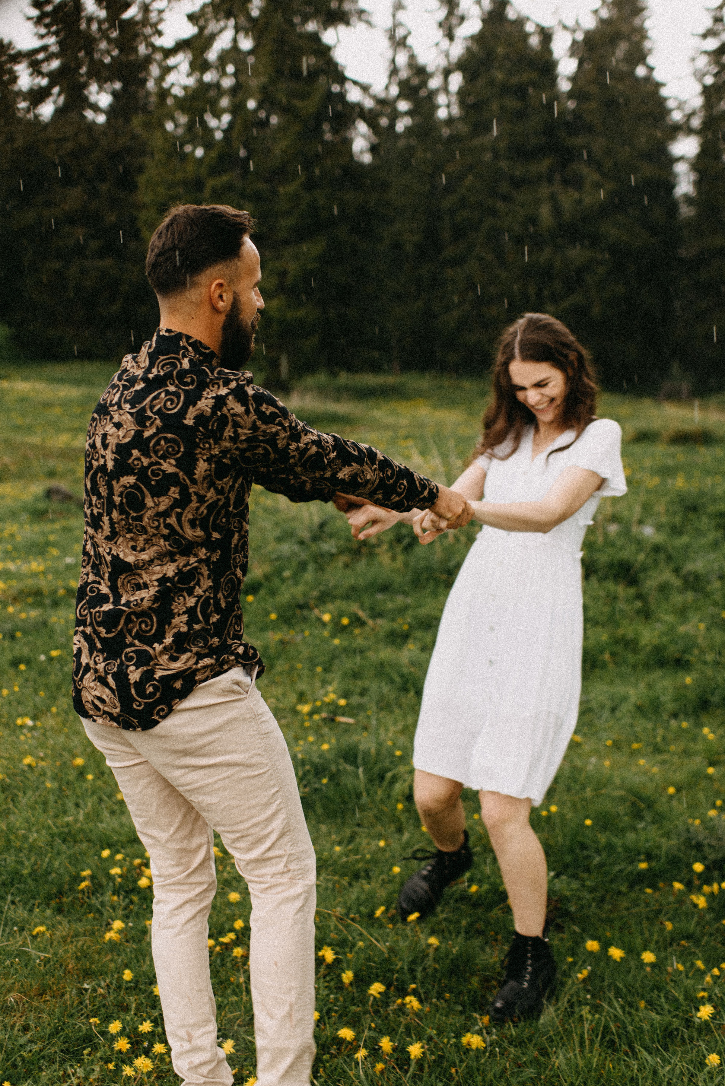 romania wedding photographer, fotograf nunta romania, nunta in romania, fotograf cupluri in romania, muntii apuseni, sedinta foto in multii apuseni, padis, vacute, cuplu vintage, vintage couple, landscape photographer, romania wild, romania salbatica, transylvania, raw moments, fotograf de nunti, videograf de nunti, spain wedding photographer, spain wedding, spain photographer, motion blur, couple in ran, sorin and patricia wedding, sorin and patricia, patricia morenci, sorin sirbu