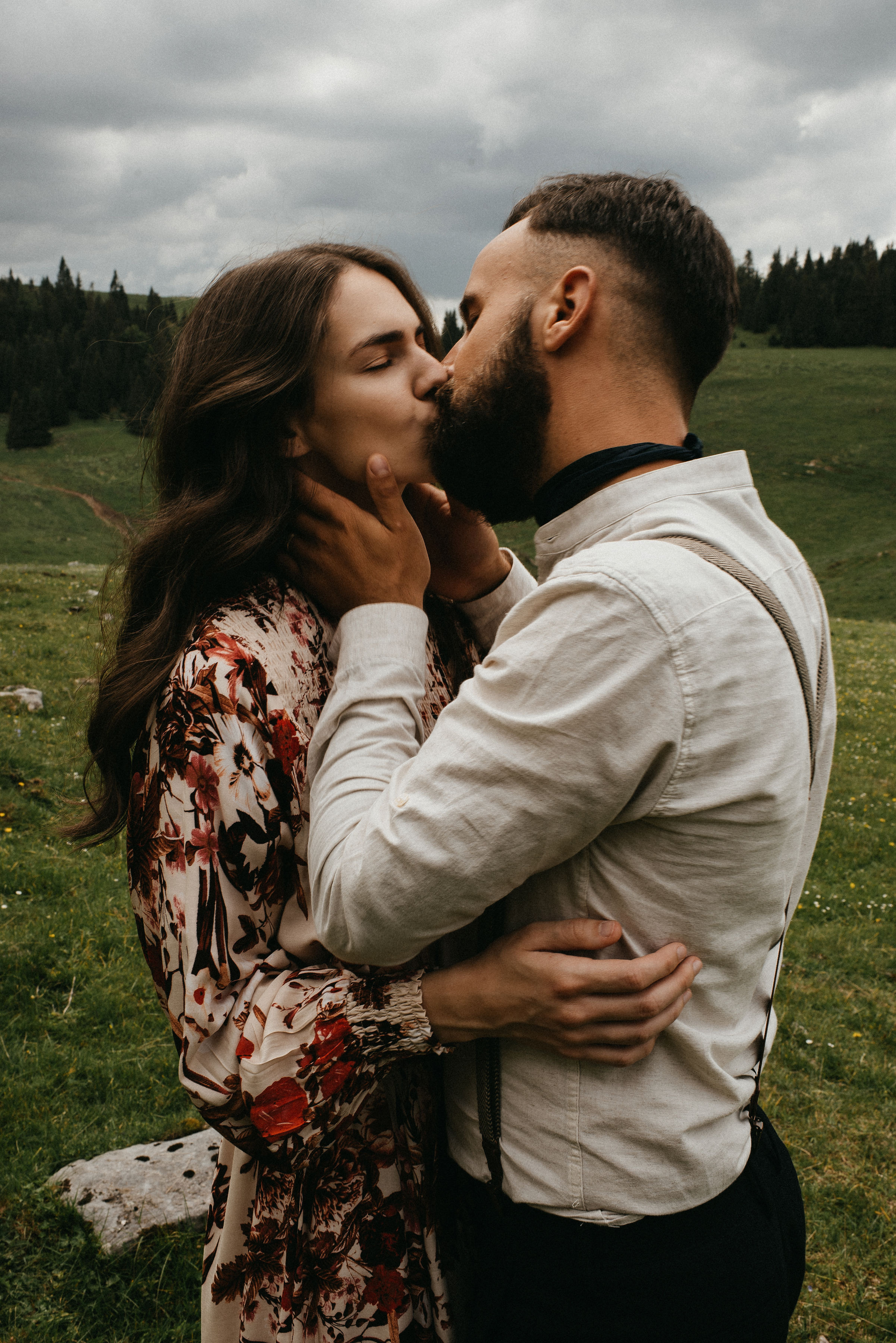 romania wedding photographer, fotograf nunta romania, nunta in romania, fotograf cupluri in romania, muntii apuseni, sedinta foto in multii apuseni, padis, vacute, cuplu vintage, vintage couple, landscape photographer, romania wild, romania salbatica, transylvania, raw moments, fotograf de nunti, videograf de nunti, spain wedding photographer, spain wedding, spain photographer