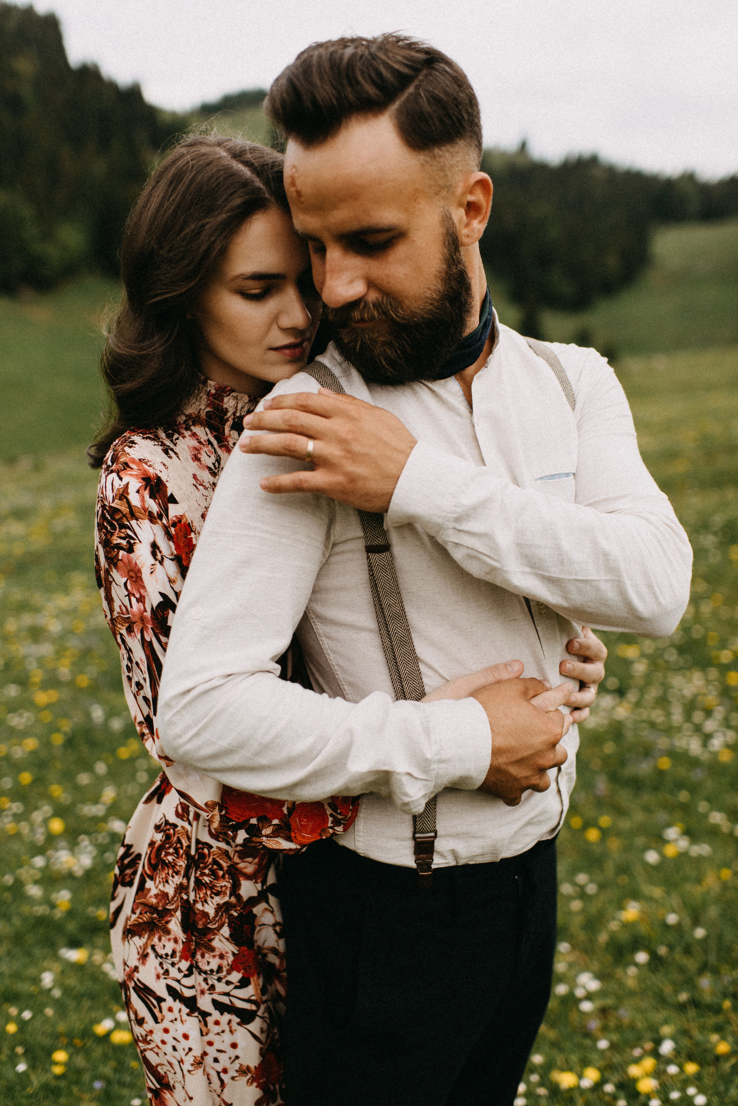 romania wedding photographer, fotograf nunta romania, nunta in romania, fotograf cupluri in romania, muntii apuseni, sedinta foto in multii apuseni, padis, vacute, cuplu vintage, vintage couple, landscape photographer, romania wild, romania salbatica, transylvania, raw moments, fotograf de nunti, videograf de nunti, spain wedding photographer, spain wedding, spain photographer