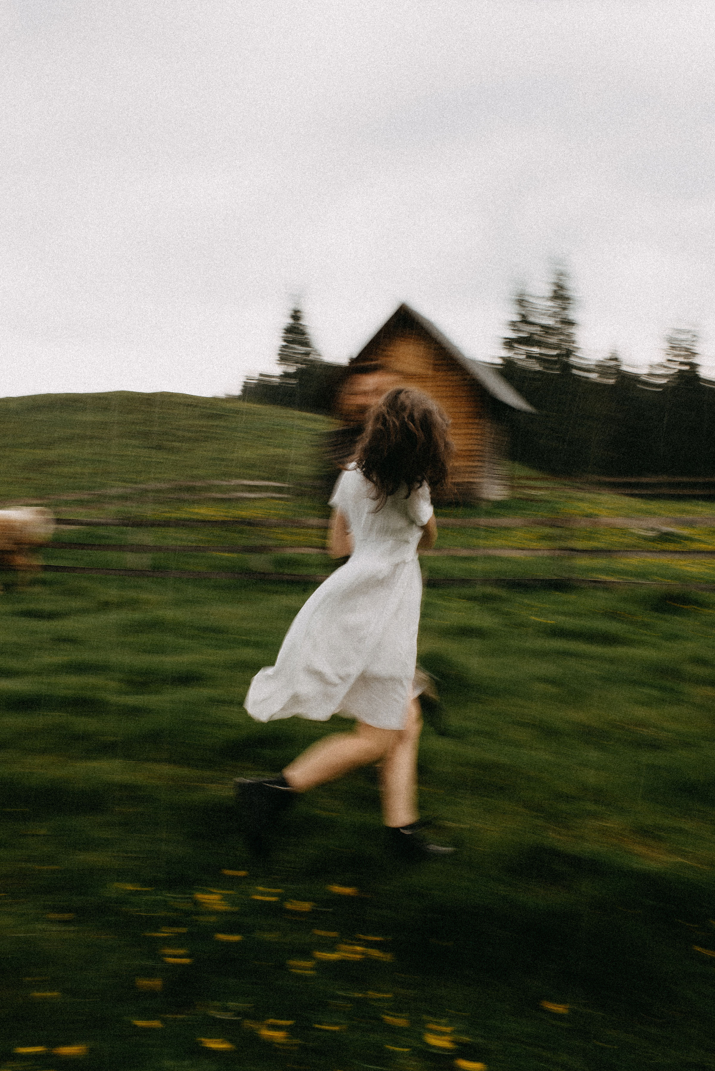 romania wedding photographer, fotograf nunta romania, nunta in romania, fotograf cupluri in romania, muntii apuseni, sedinta foto in multii apuseni, padis, vacute, cuplu vintage, vintage couple, landscape photographer, romania wild, romania salbatica, transylvania, raw moments, fotograf de nunti, videograf de nunti, spain wedding photographer, spain wedding, spain photographer