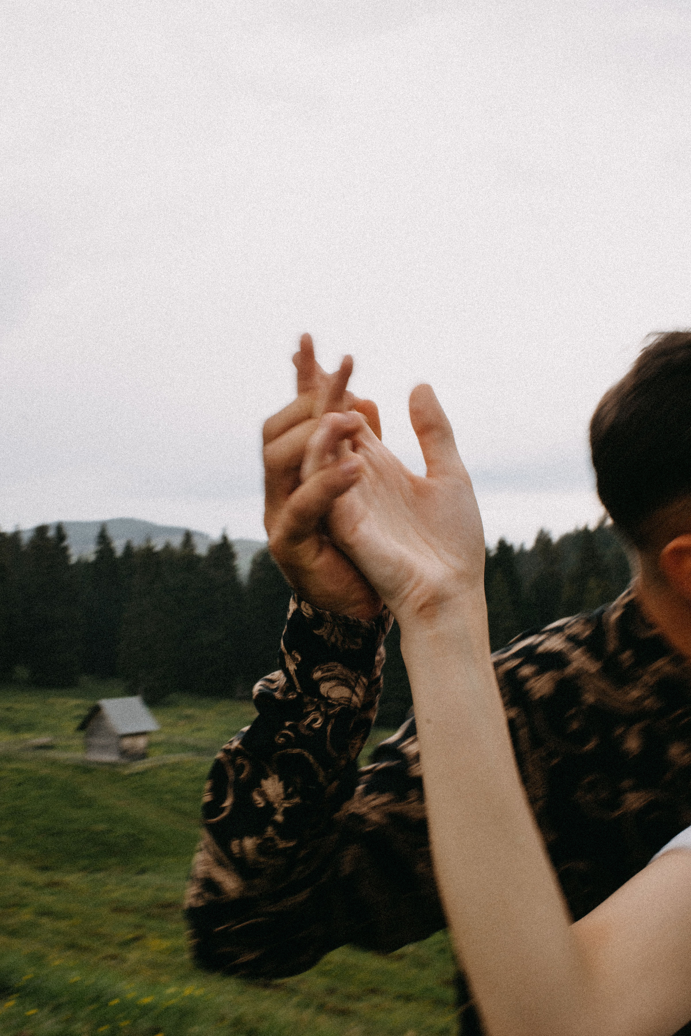 romania wedding photographer, fotograf nunta romania, nunta in romania, fotograf cupluri in romania, muntii apuseni, sedinta foto in multii apuseni, padis, vacute, cuplu vintage, vintage couple, landscape photographer, romania wild, romania salbatica, transylvania, raw moments, fotograf de nunti, videograf de nunti, spain wedding photographer, spain wedding, spain photographer