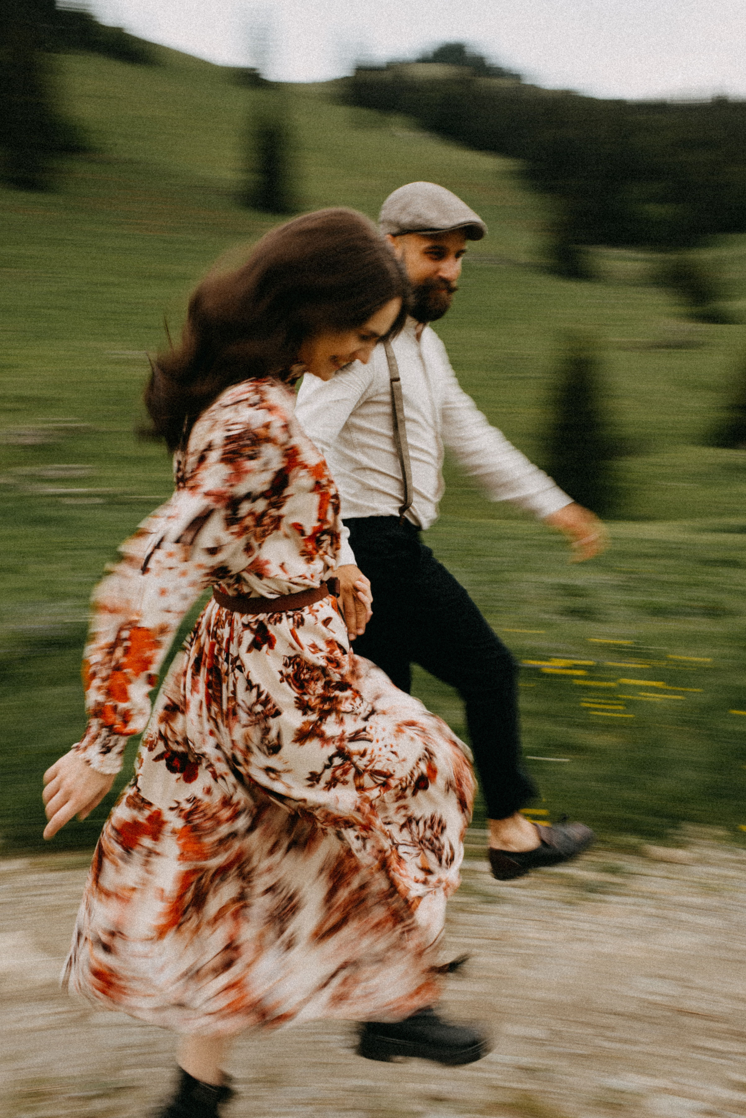 romania wedding photographer, fotograf nunta romania, nunta in romania, fotograf cupluri in romania, muntii apuseni, sedinta foto in multii apuseni, padis, vacute, cuplu vintage, vintage couple, landscape photographer, romania wild, romania salbatica, transylvania, raw moments, fotograf de nunti, videograf de nunti, spain wedding photographer, spain wedding, spain photographer