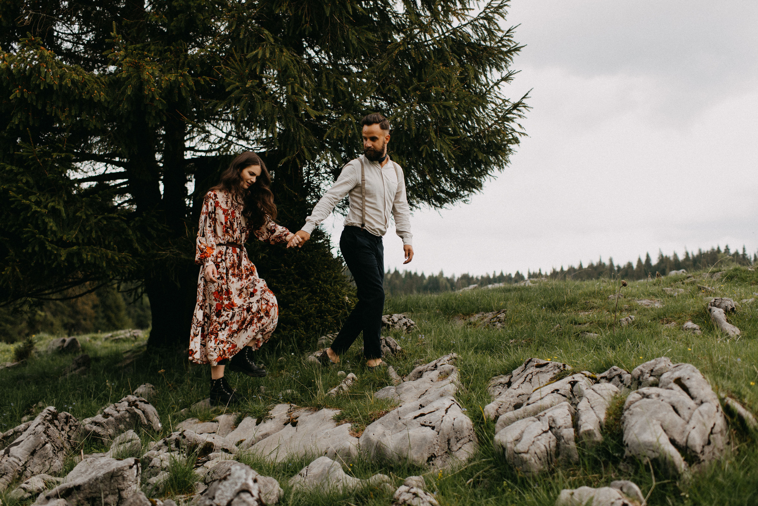 romania wedding photographer, fotograf nunta romania, nunta in romania, fotograf cupluri in romania, muntii apuseni, sedinta foto in multii apuseni, padis, vacute, cuplu vintage, vintage couple, landscape photographer, romania wild, romania salbatica, transylvania, raw moments, fotograf de nunti, videograf de nunti, spain wedding photographer, spain wedding, spain photographer