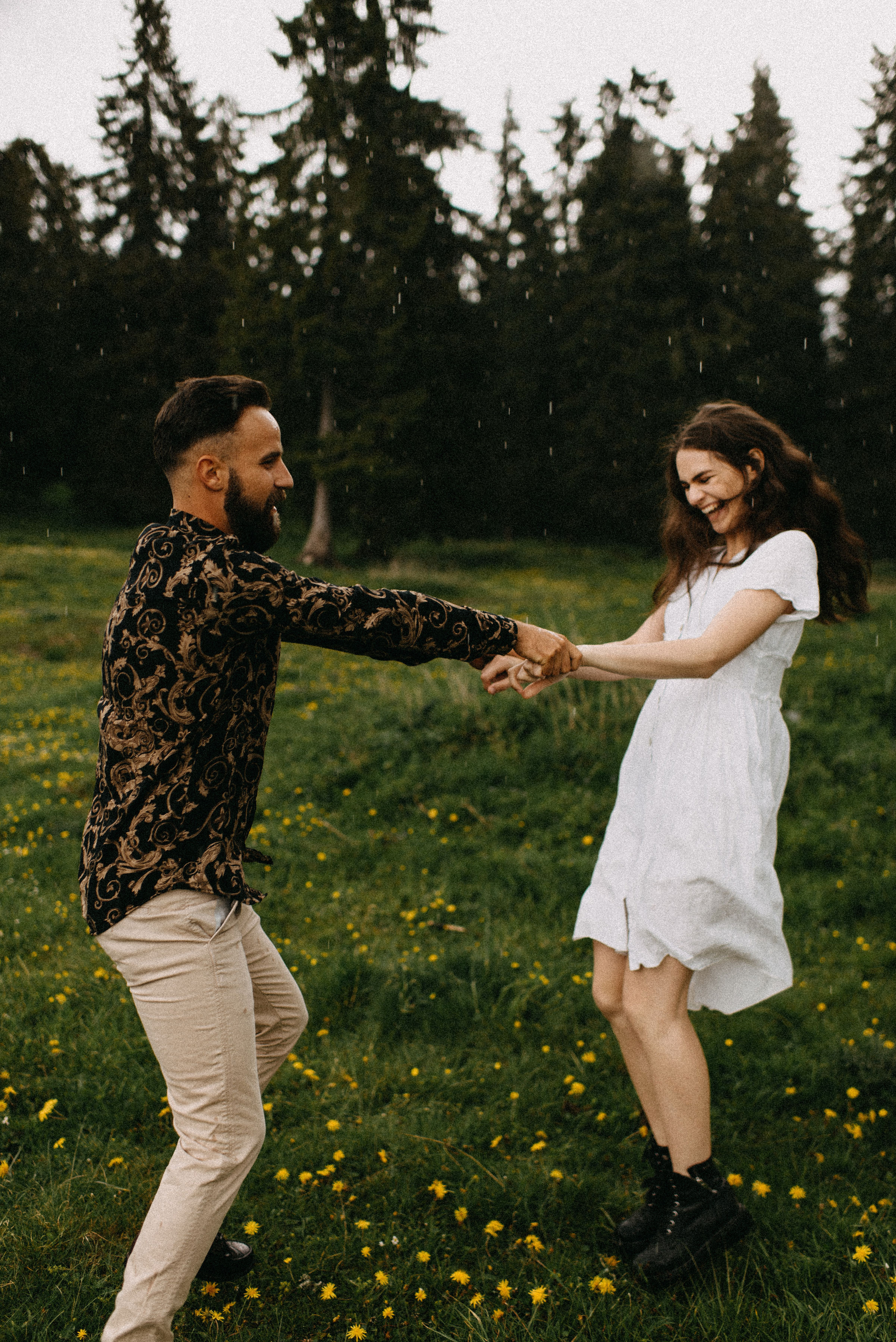 romania wedding photographer, fotograf nunta romania, nunta in romania, fotograf cupluri in romania, muntii apuseni, sedinta foto in multii apuseni, padis, vacute, cuplu vintage, vintage couple, landscape photographer, romania wild, romania salbatica, transylvania, raw moments, fotograf de nunti, videograf de nunti, spain wedding photographer, spain wedding, spain photographer, motion blur, couple in ran, sorin and patricia wedding, sorin and patricia, patricia morenci, sorin sirbu