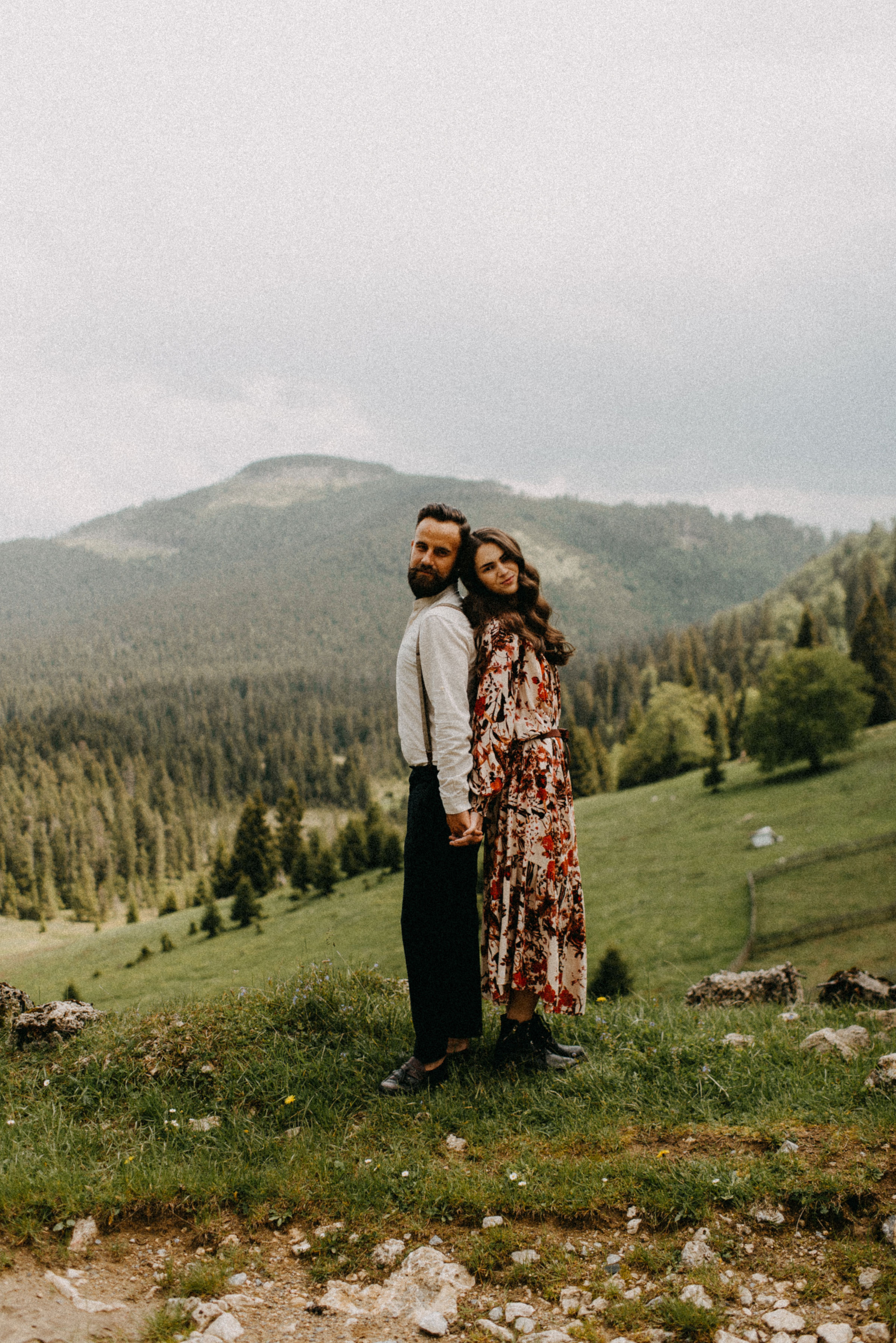 romania wedding photographer, fotograf nunta romania, nunta in romania, fotograf cupluri in romania, muntii apuseni, sedinta foto in multii apuseni, padis, vacute, cuplu vintage, vintage couple, landscape photographer, romania wild, romania salbatica, transylvania, raw moments, fotograf de nunti, videograf de nunti, spain wedding photographer, spain wedding, spain photographer
