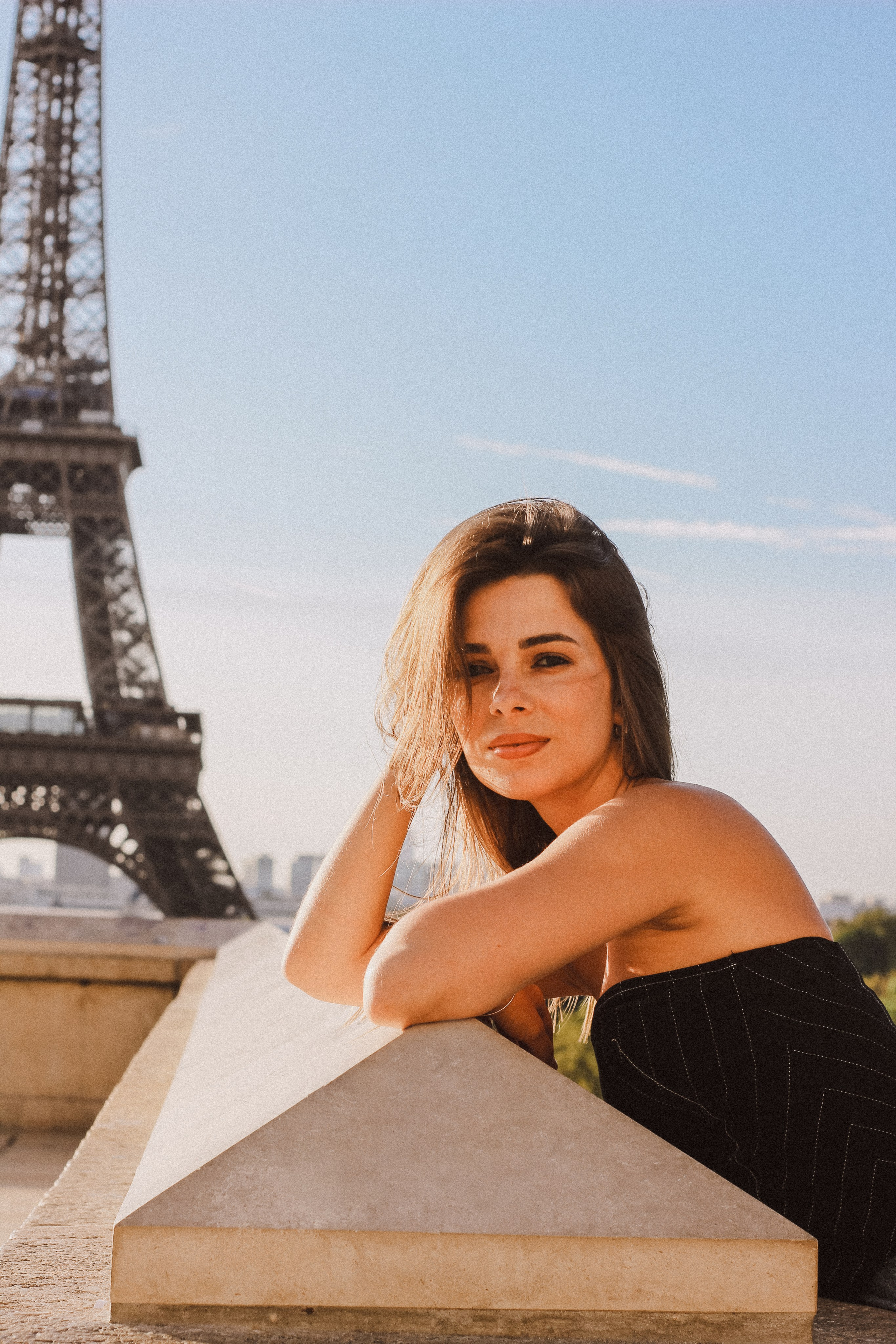 Street Style Photoshoot of Varvara in Paris | Vlada Photo Art. Photographer in Paris: Vlada PhotoArt