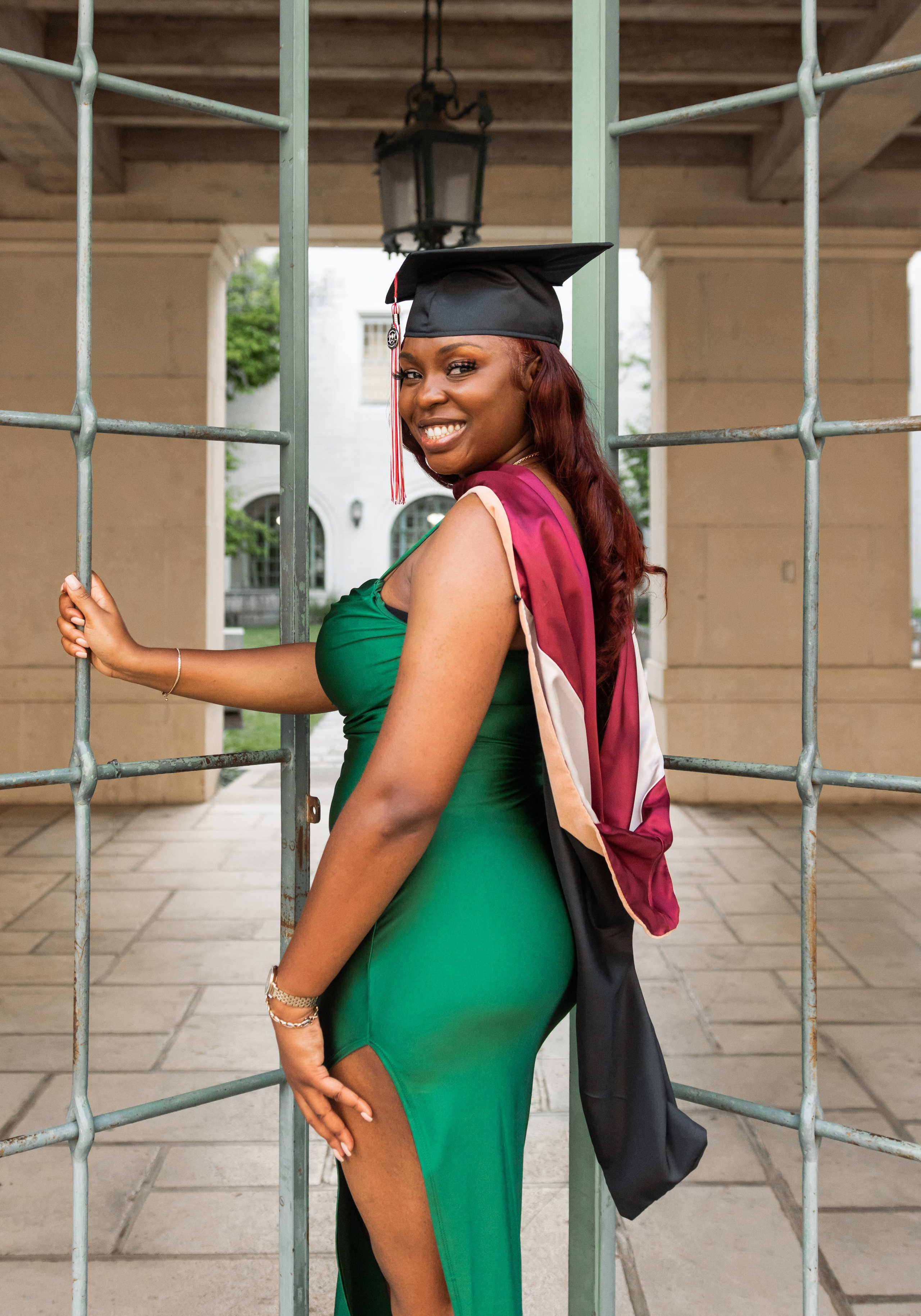 Tiondra’s campus senior photoshoot at UT Austin