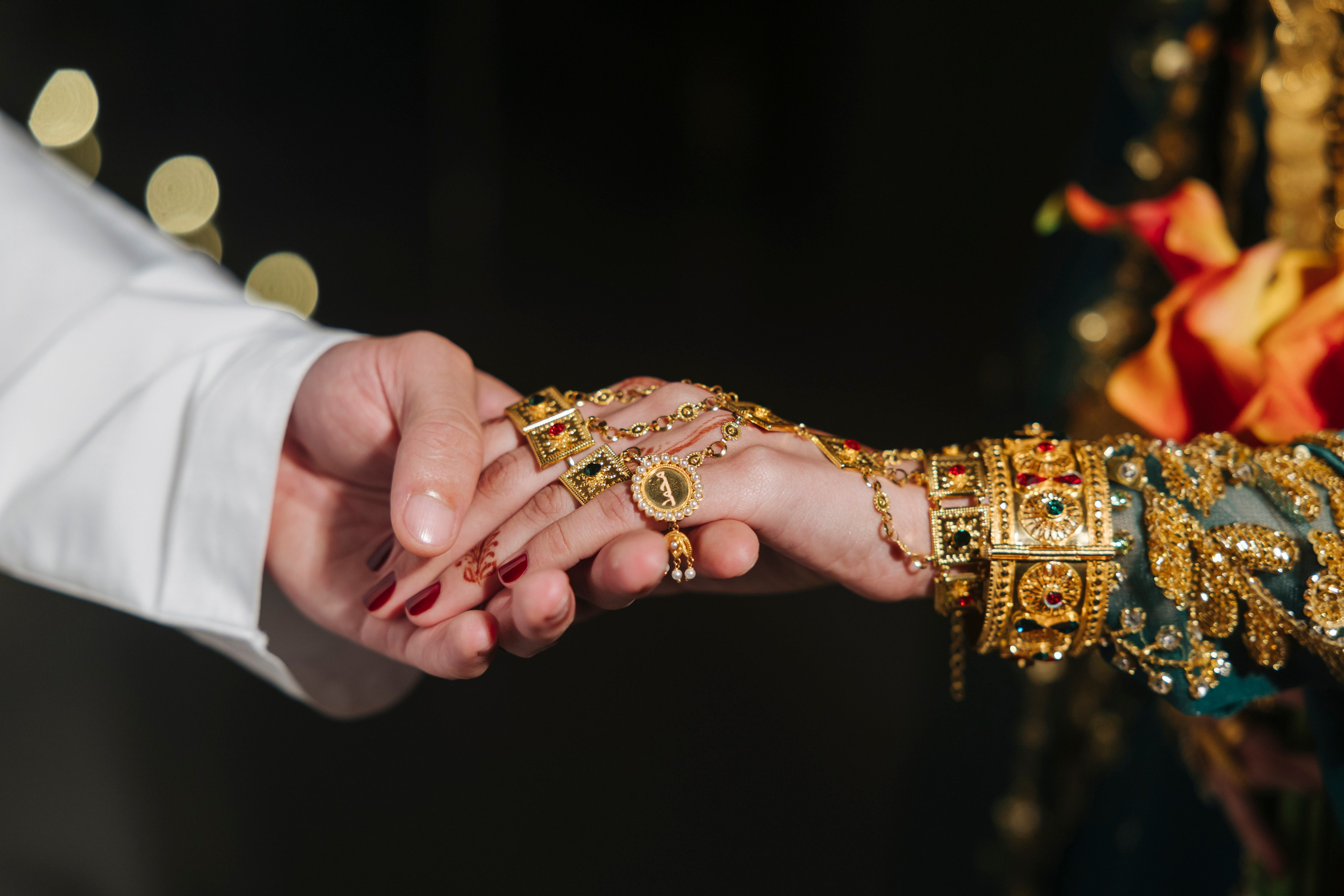 Meera Henna. Wedding, Maternity & Family Photographer in Dubai, UAE & Worldwide