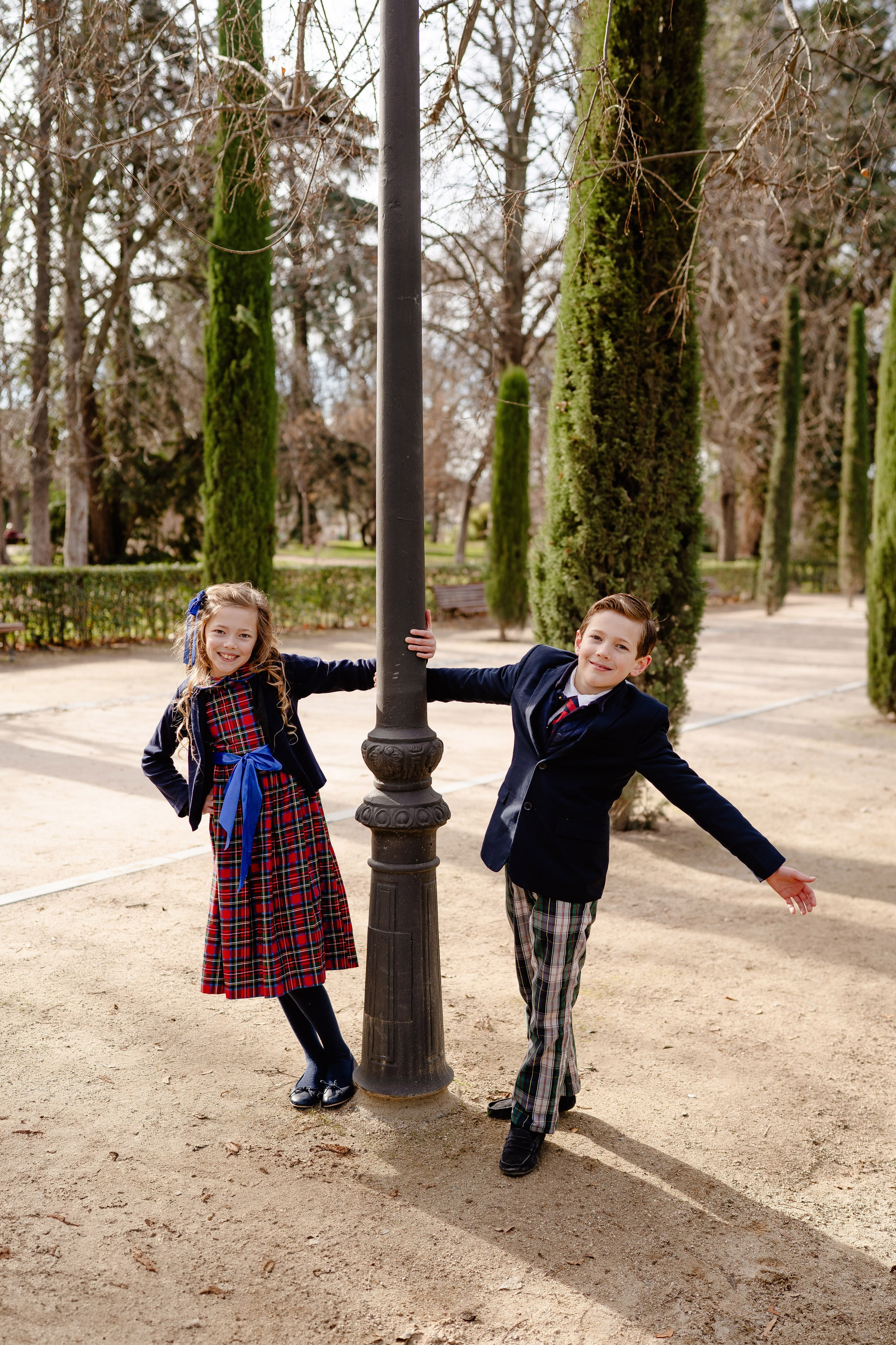 Family photoshoot in Retiro Park. Madrid Photographer for Proposals, Engagements & Families | Anya Petrova