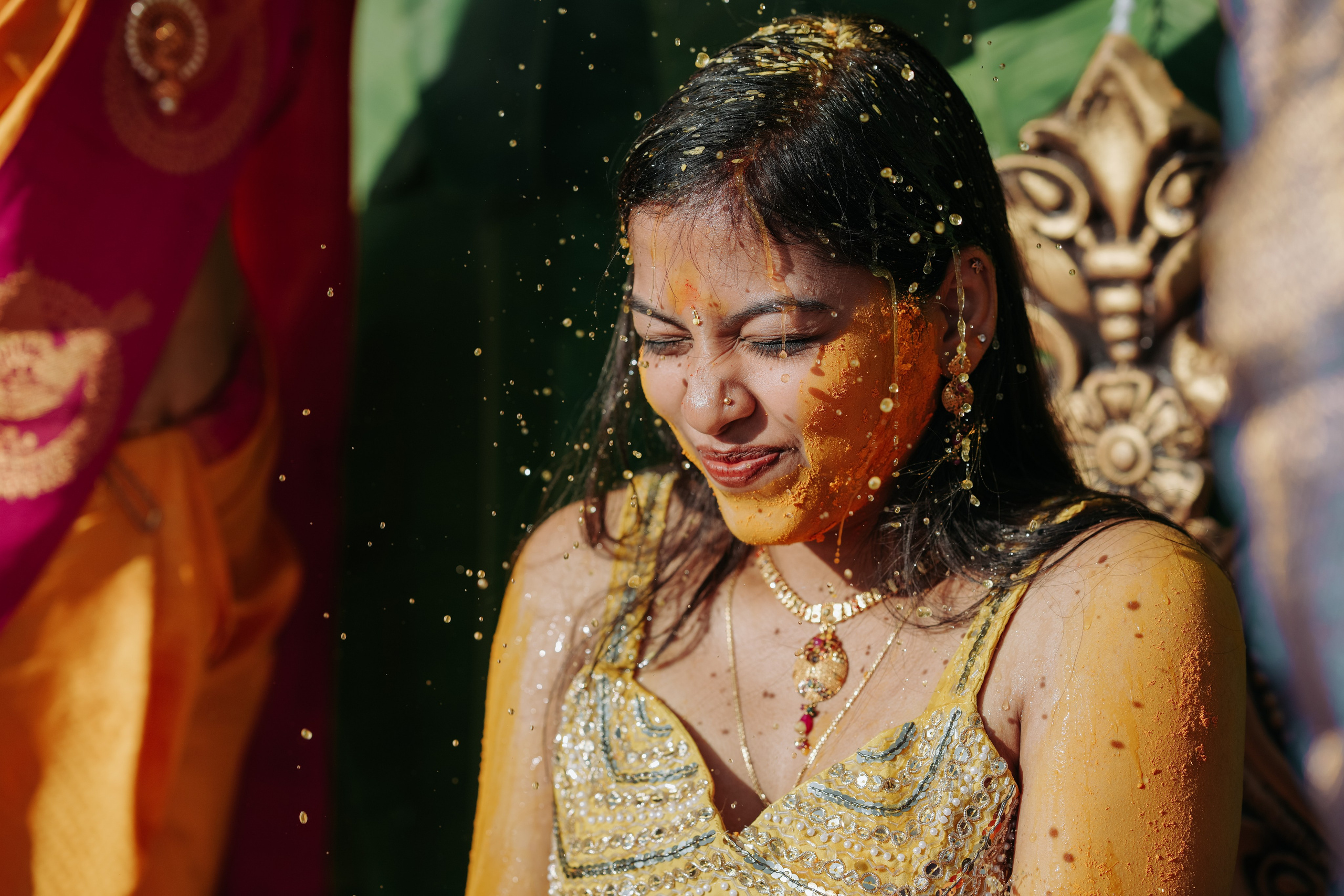 HALDI & MEHANDI. Wedding photographer Stalen Robert