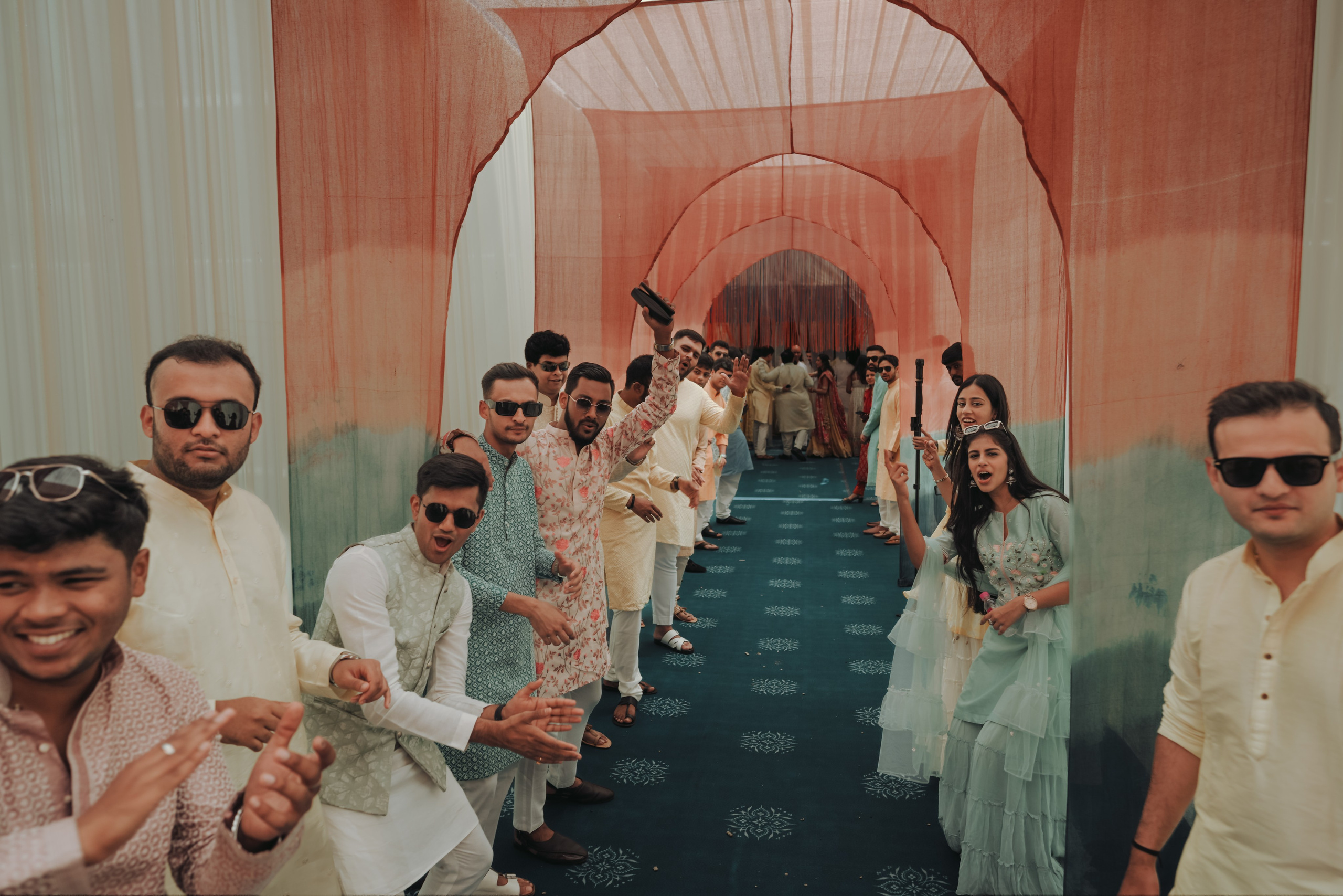 HALDI & MEHANDI. Wedding photographer Stalen Robert