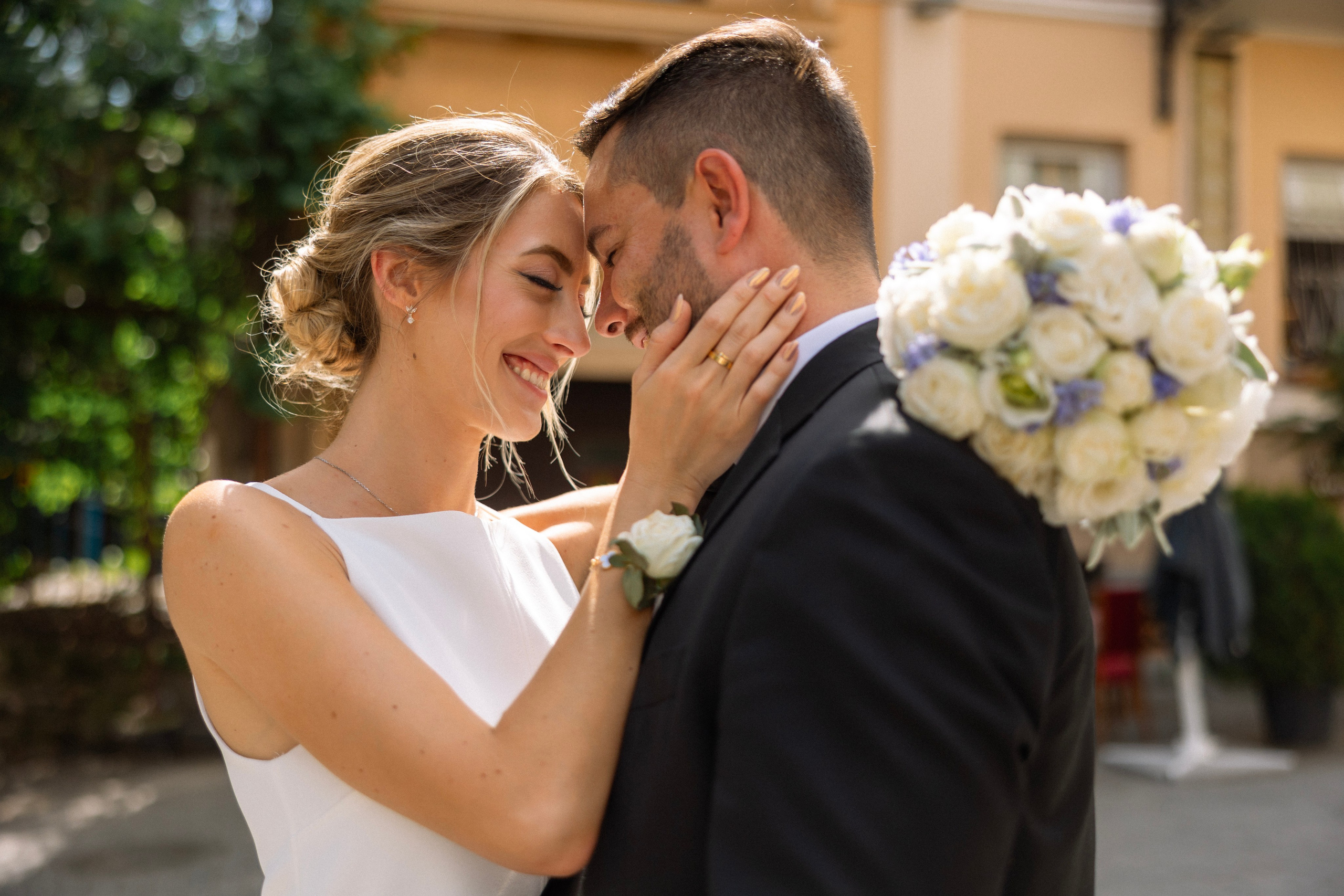 Lovely moments in Tbilisi. Wedding photographer in Tbilisi Ioseb Mamniashvili