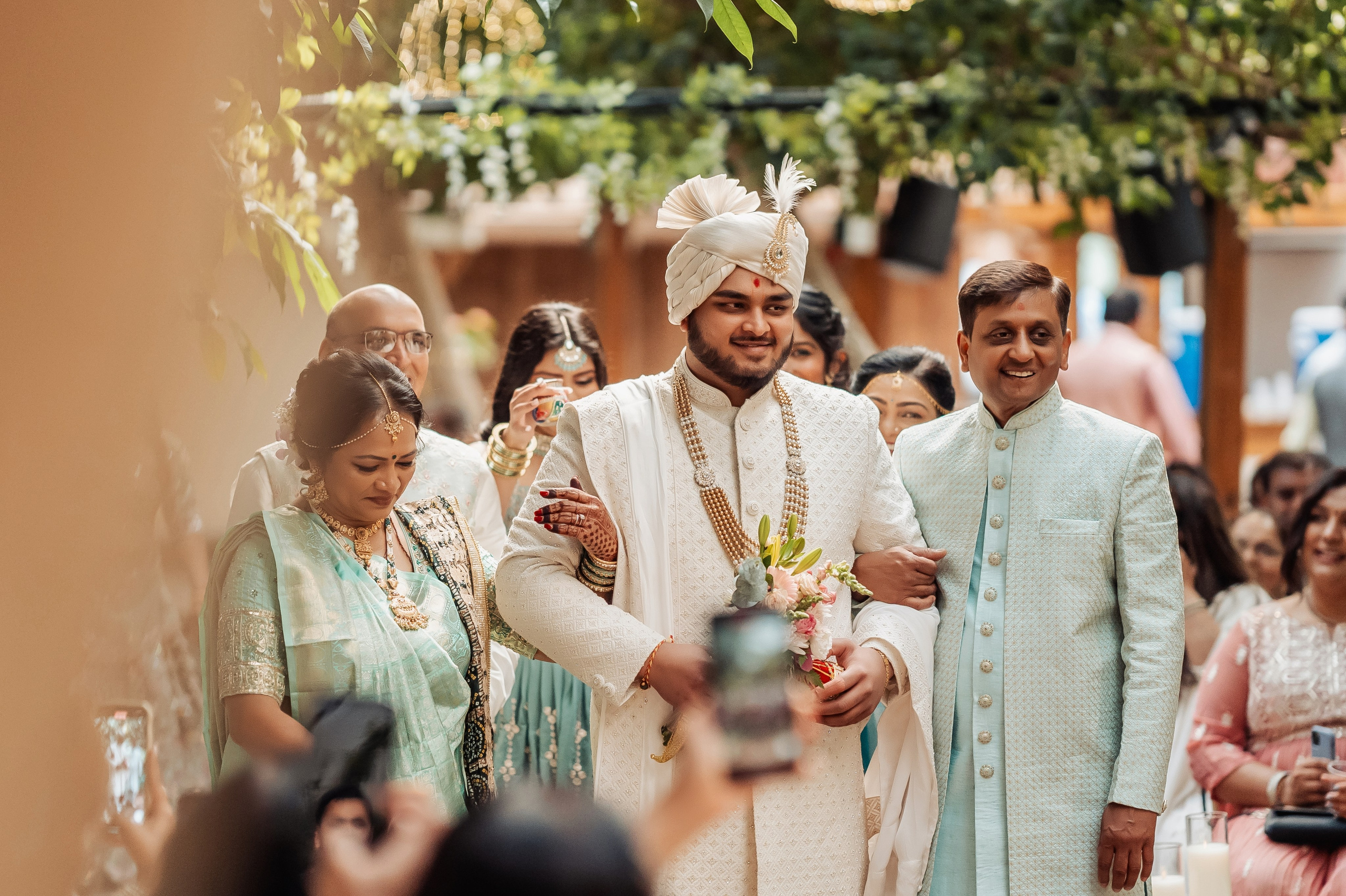 Darshil & Shailja. Wedding Photographer & Cinematographer studios