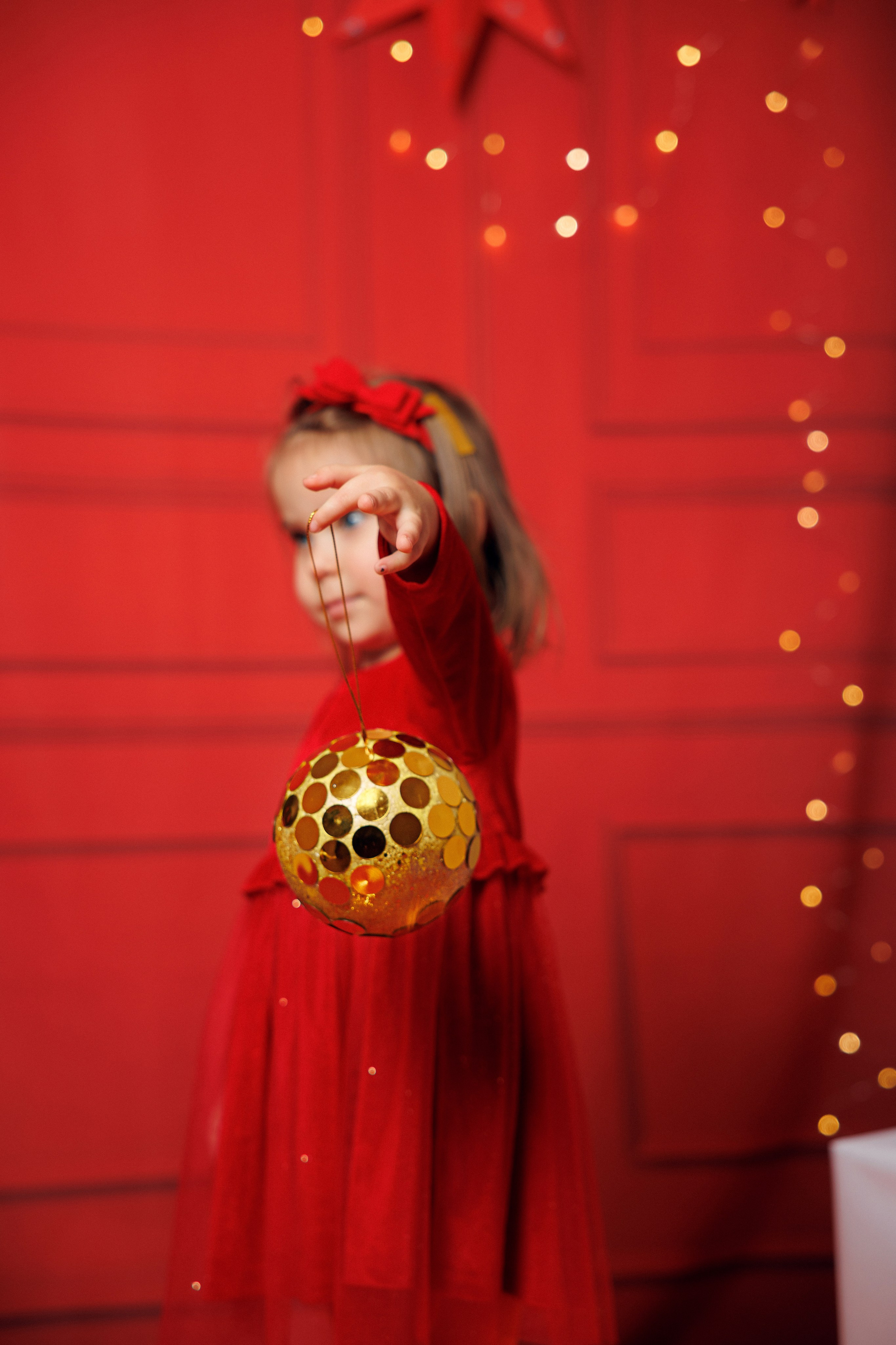 Sesja świąteczna Szczecin | Mini sesje świąteczne Szczecin | Mini sesje świąteczne | Sesja świąteczna w studio | Sesja świąteczna rodzinna cena | Mini sesja rodzinna Szczecin| Sesje świąteczne rodzinne | Sesja zdjęciowa • świąteczna sesja zdjęciowa • minimalistyczne aranżacje • zdjęcia lifestylowe • rodzinne świeta • świąteczny czas • voucher • prezent • fotografia rodzinna