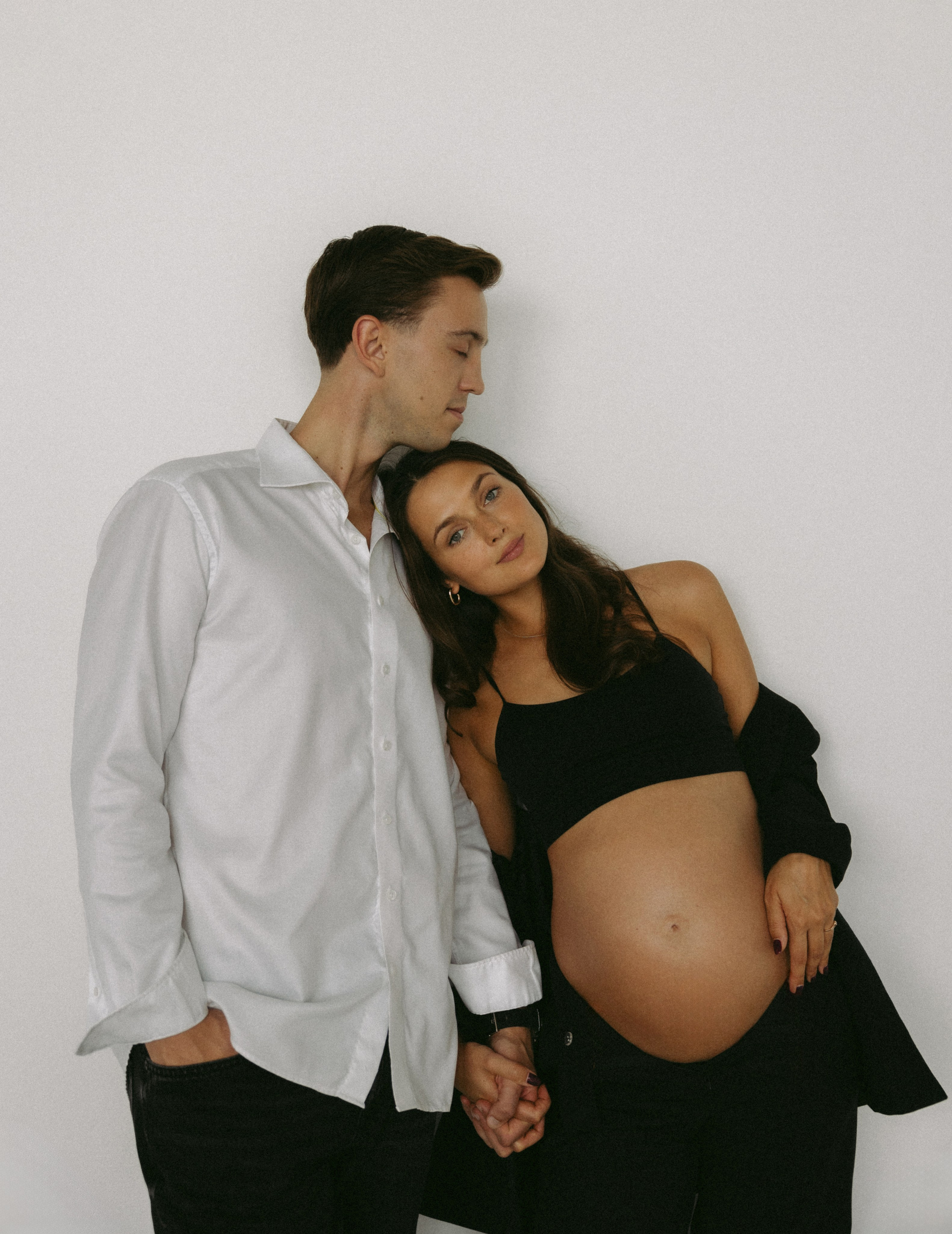 Ieva ir Žilvinas | Moderni laukimo fotosesija studijoje. Vestuvių ir šeimų fotografė Lena Bondarenko / belove photo