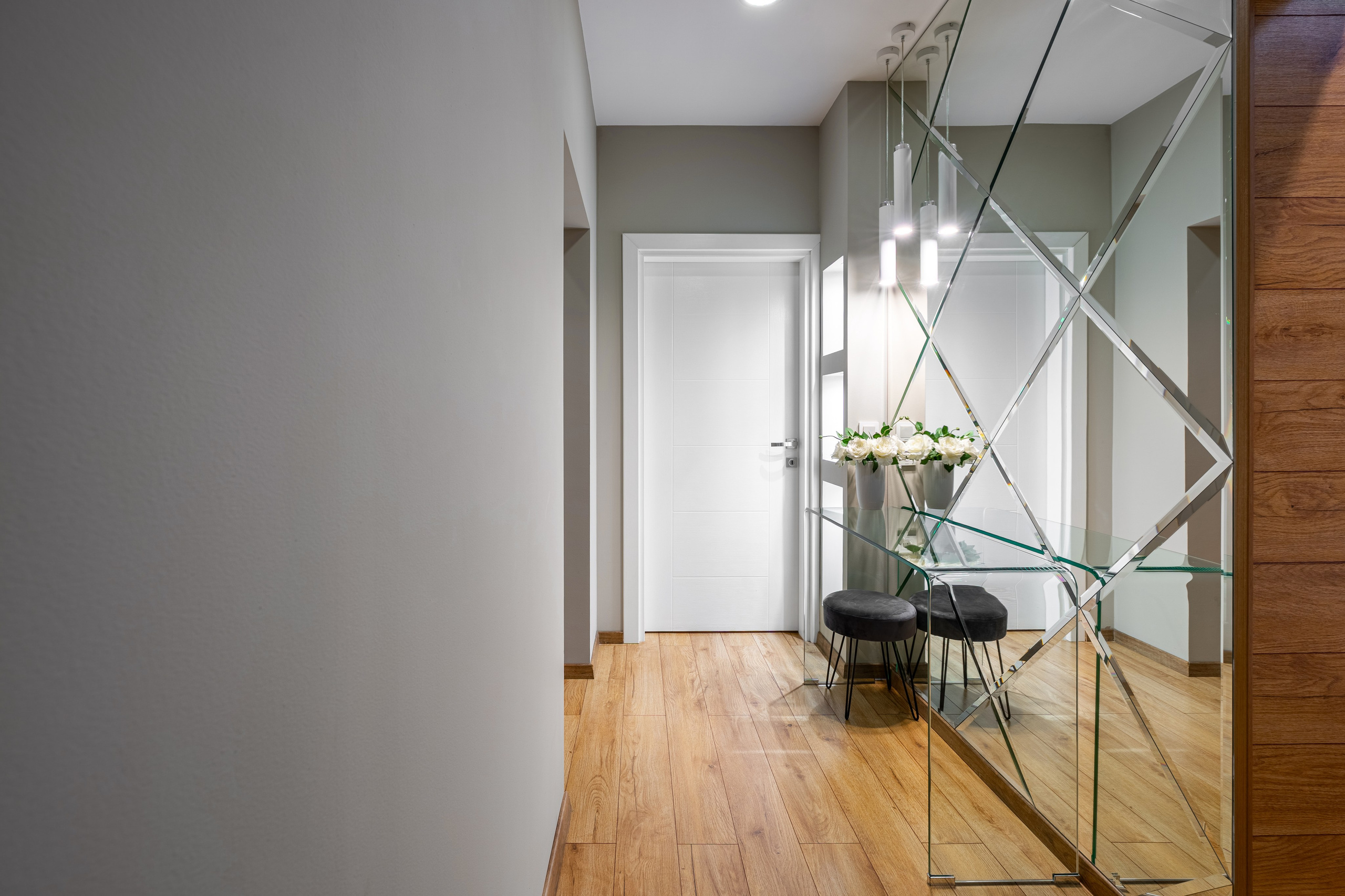 Апартамнет с дизайнерско обзавеждане. Професионален фотограф в Пловдив и областта