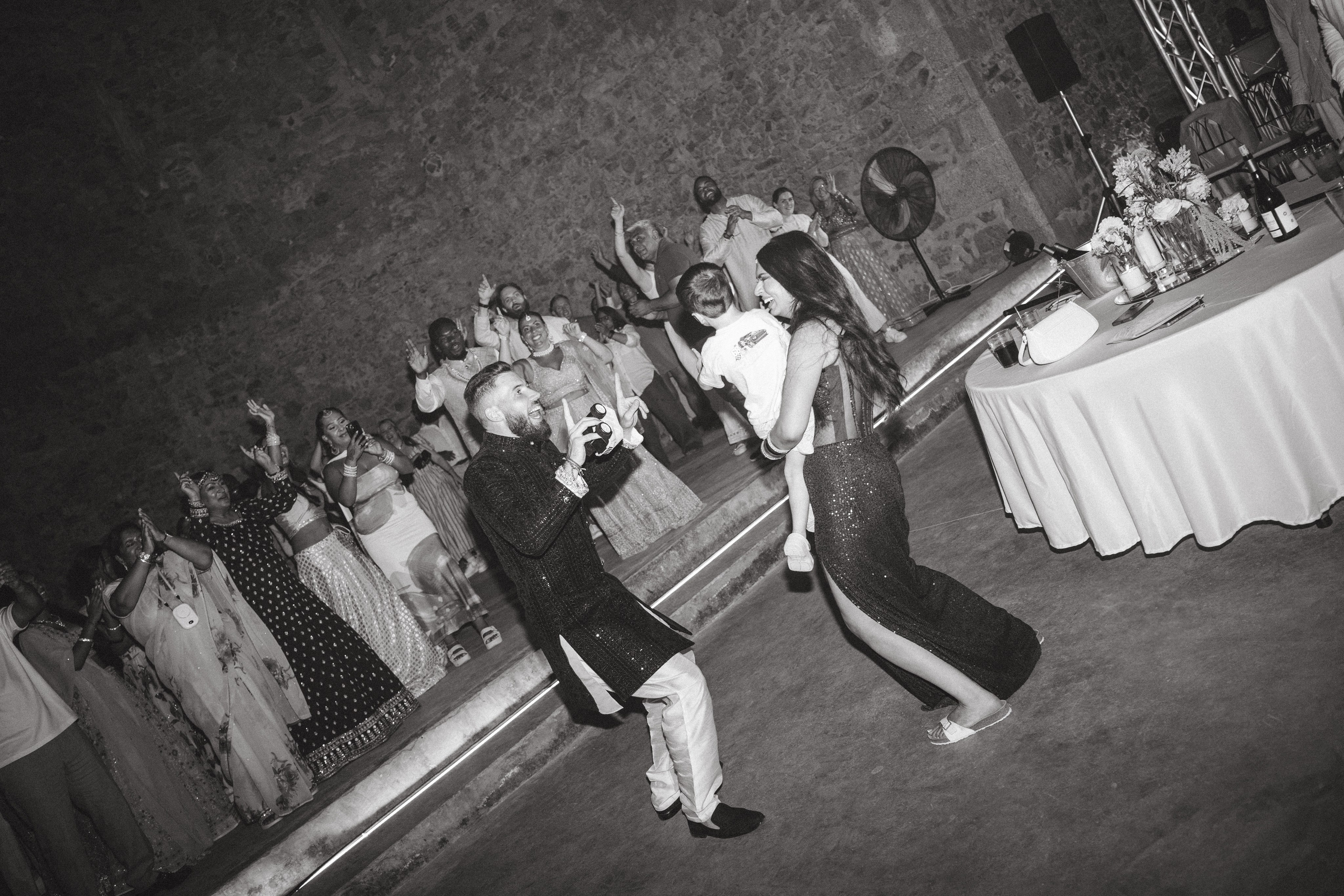 Patrik & Naomi. Monestir Sant Salvi. Paola wedding photographer / videographer in Barcelona