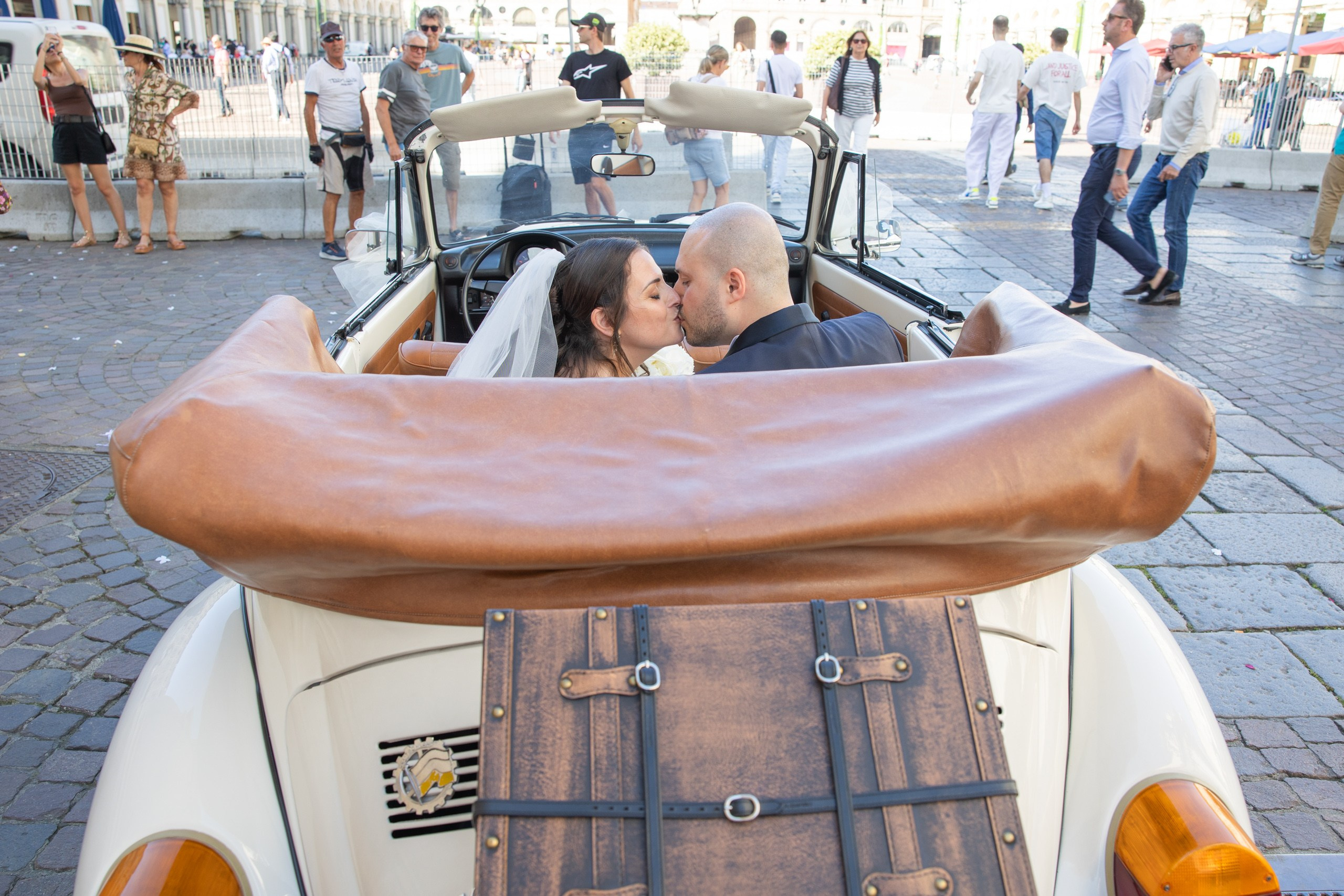 Fotografa di matrimonio a Milano e in Lombardia. Racconto matrimoni con uno stile naturale, elegante e senza pose forzate