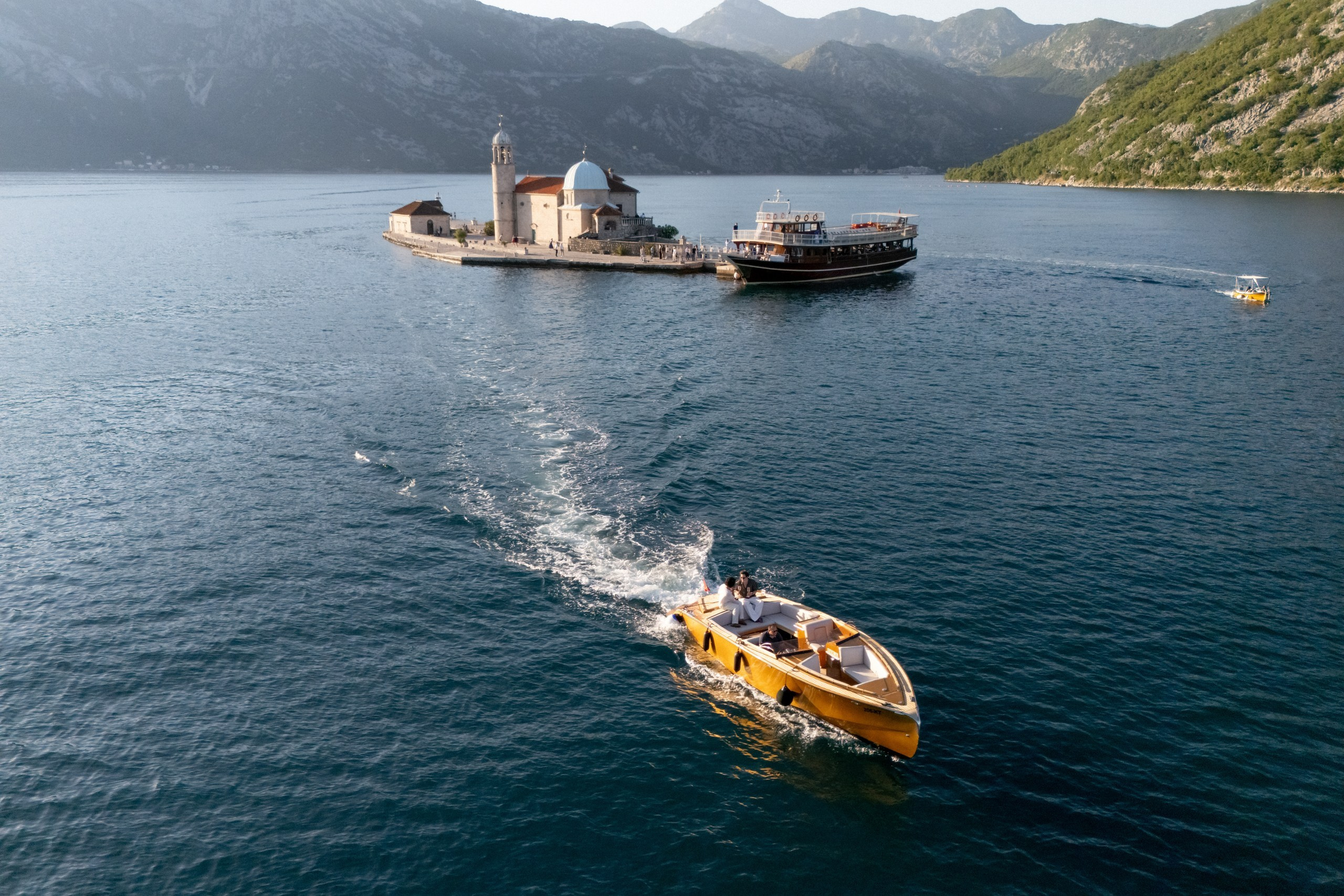 Perast Boat Proposal. Trouwfotograaf & videograaf in Montenegro | Maria & Vasilii